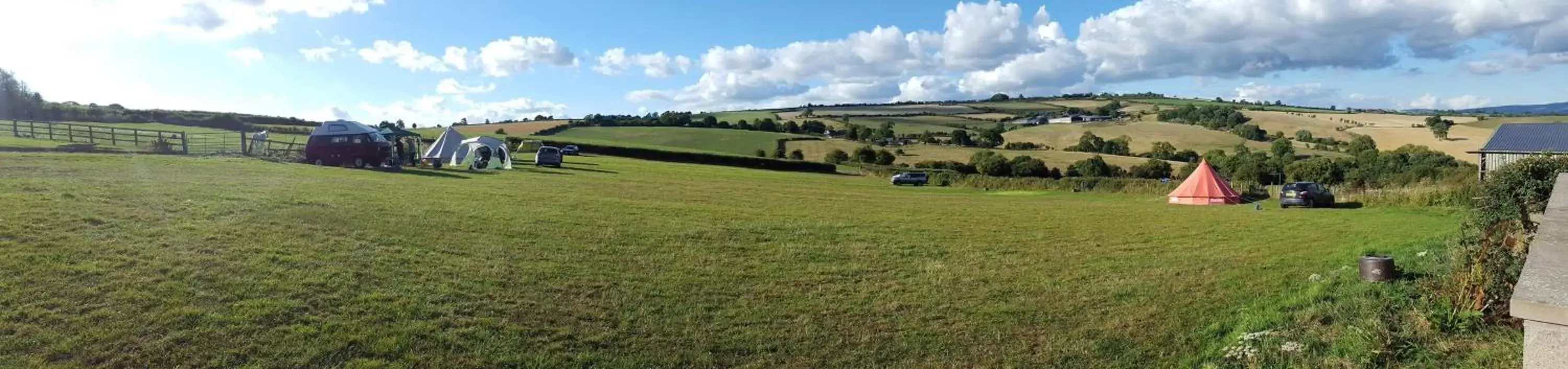 Property building, Garden in Middle Woodbatch B&B