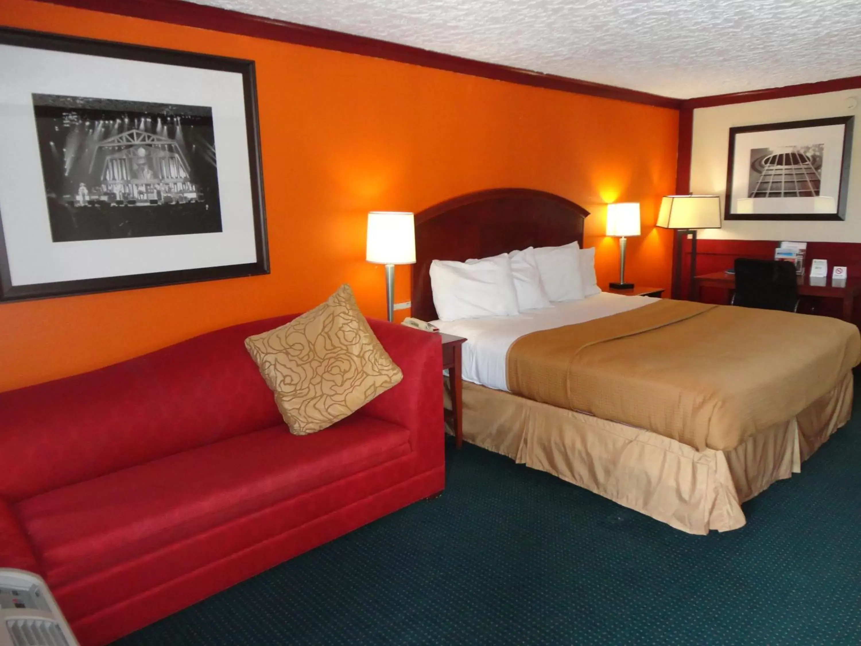 King Room - Non-Smoking in Howard Johnson by Wyndham San Marcos