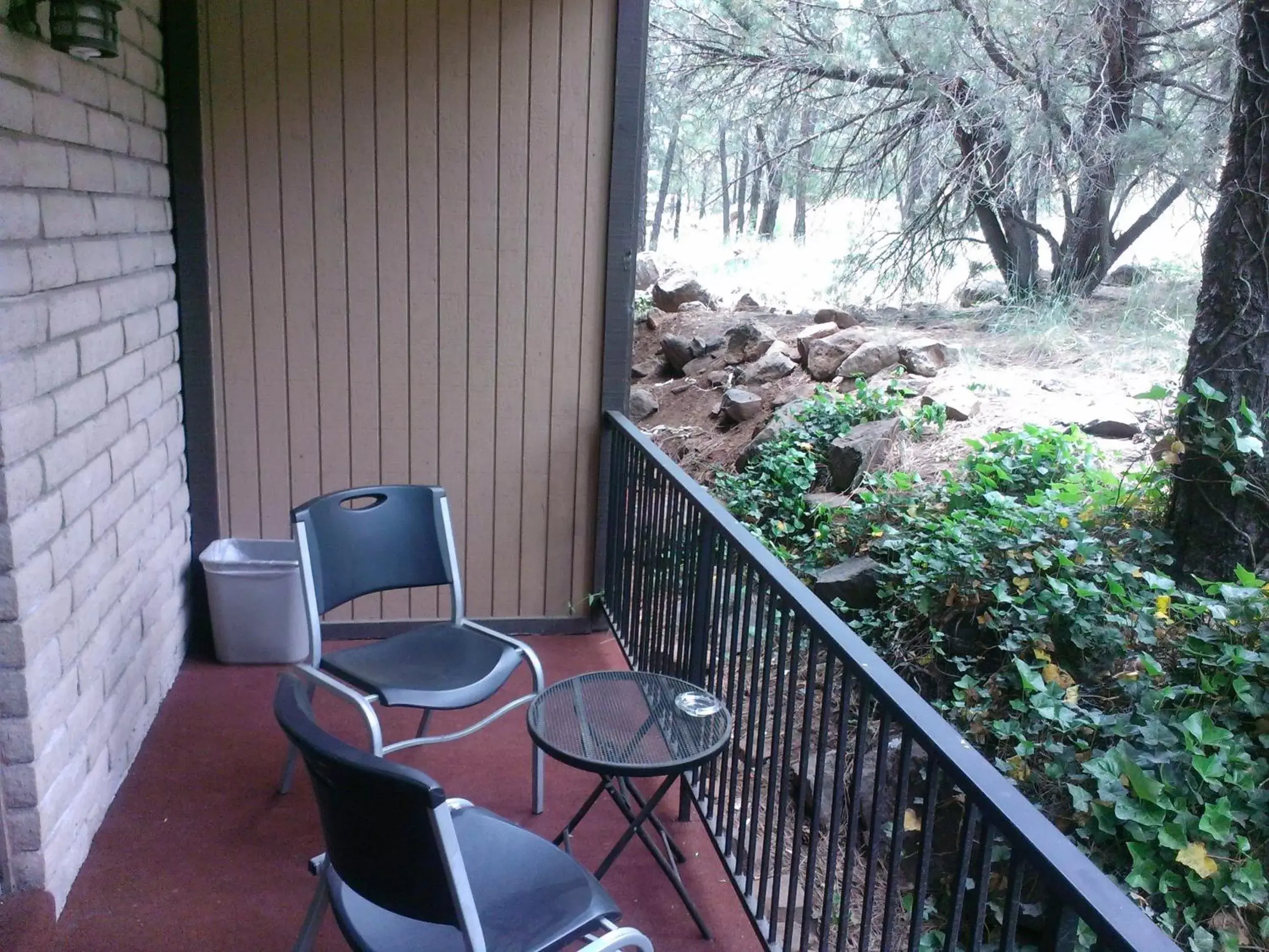 Balcony/Terrace in Motel In The Pines