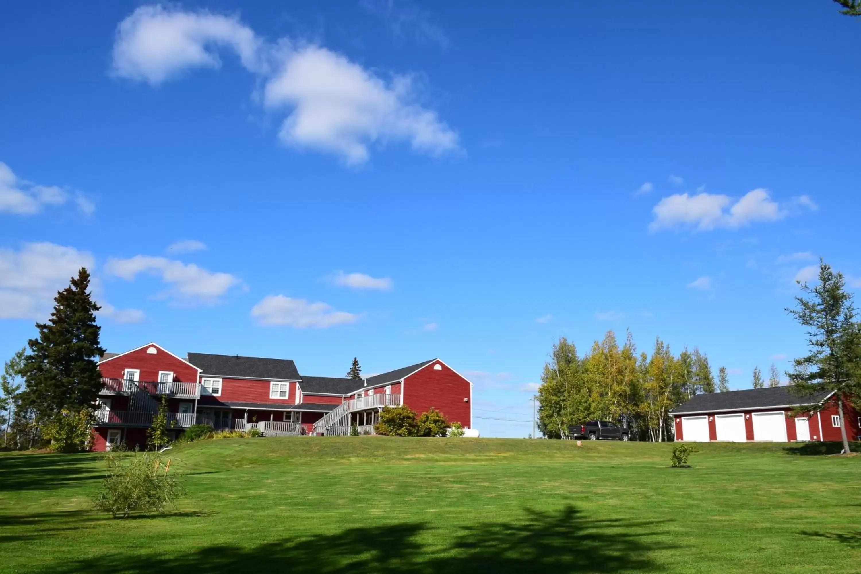 Landmark view, Property Building in Auberge Wild Rose Inn