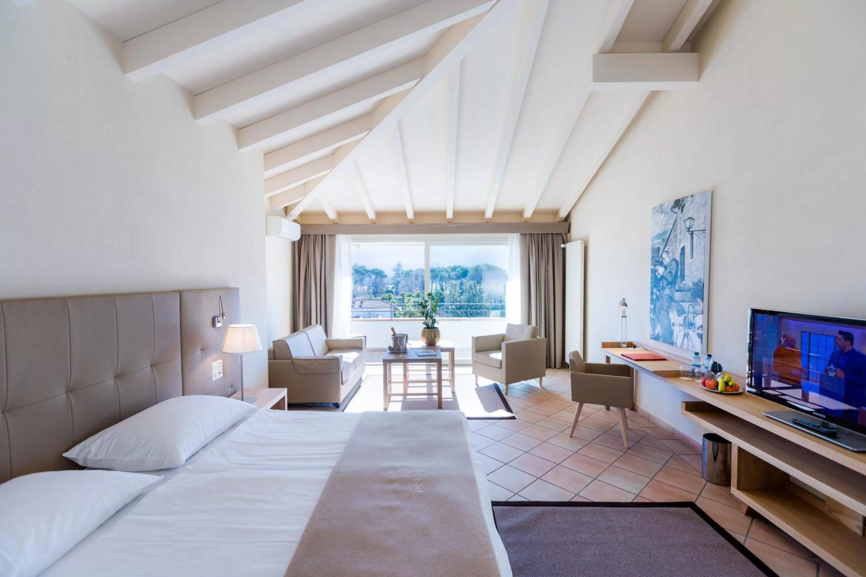 Photo of the whole room, Bed in Parkhotel Delta, Wellbeing Resort