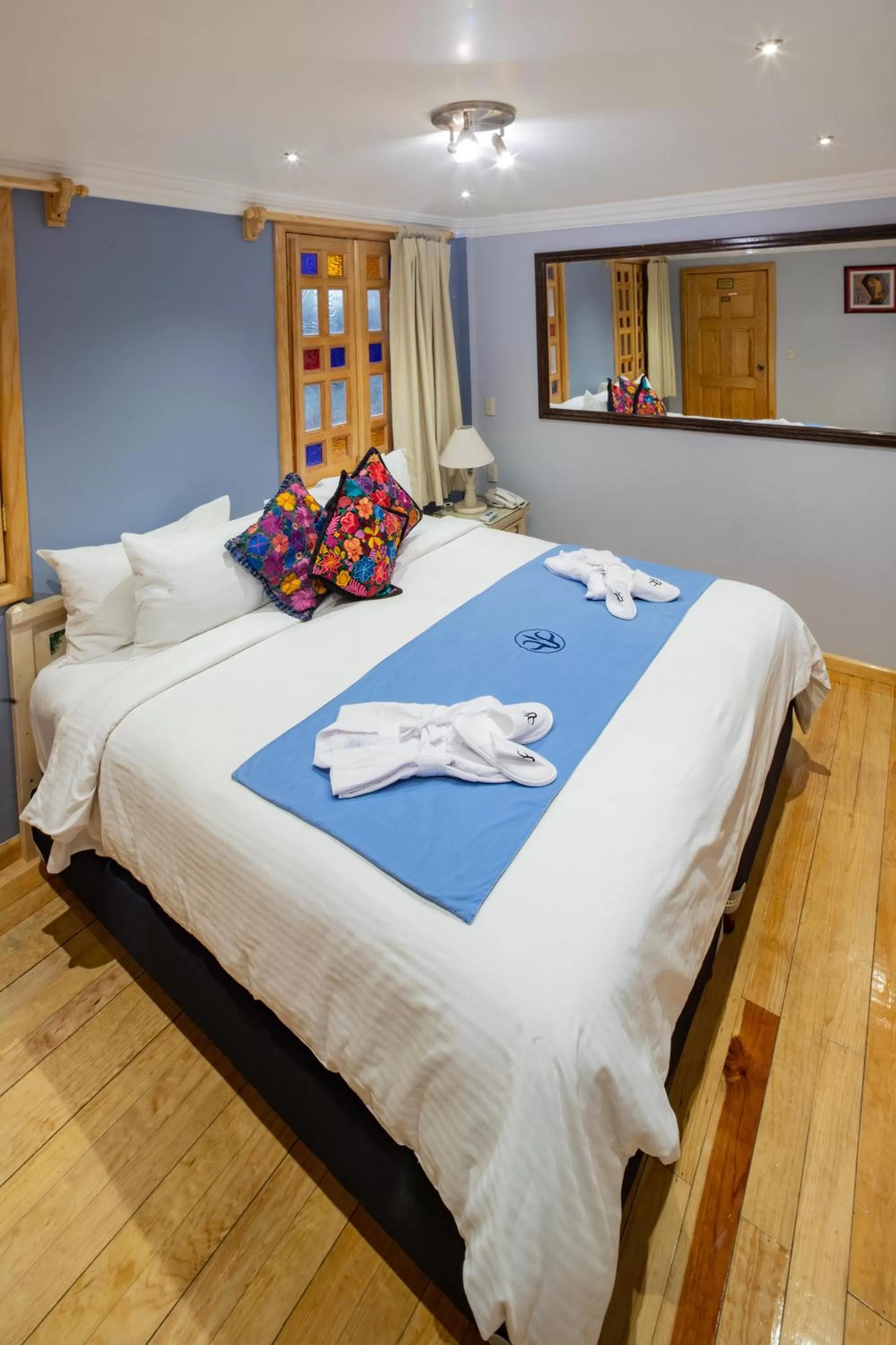 Photo of the whole room, Bed in Hotel Parque México Suites at Condesa