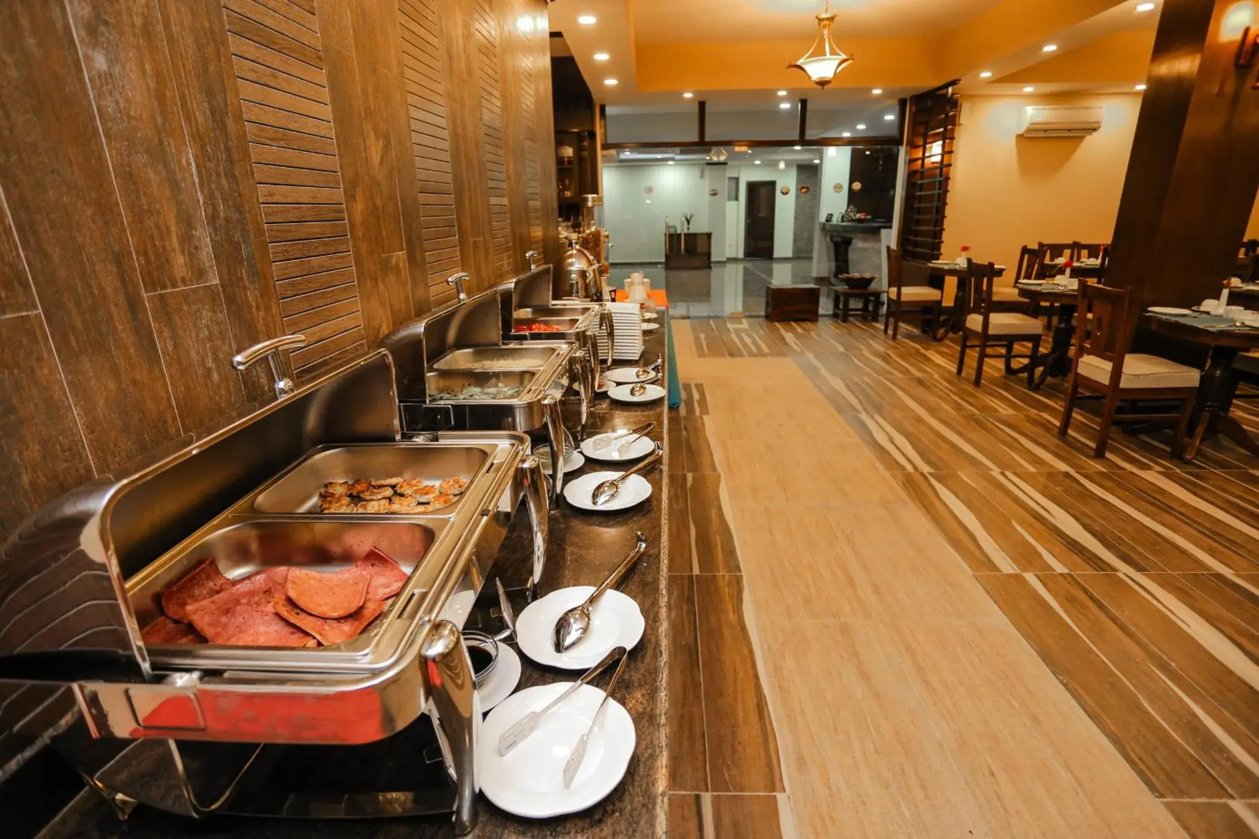 Restaurant/Places to Eat in Da Yatra Courtyard Hotel