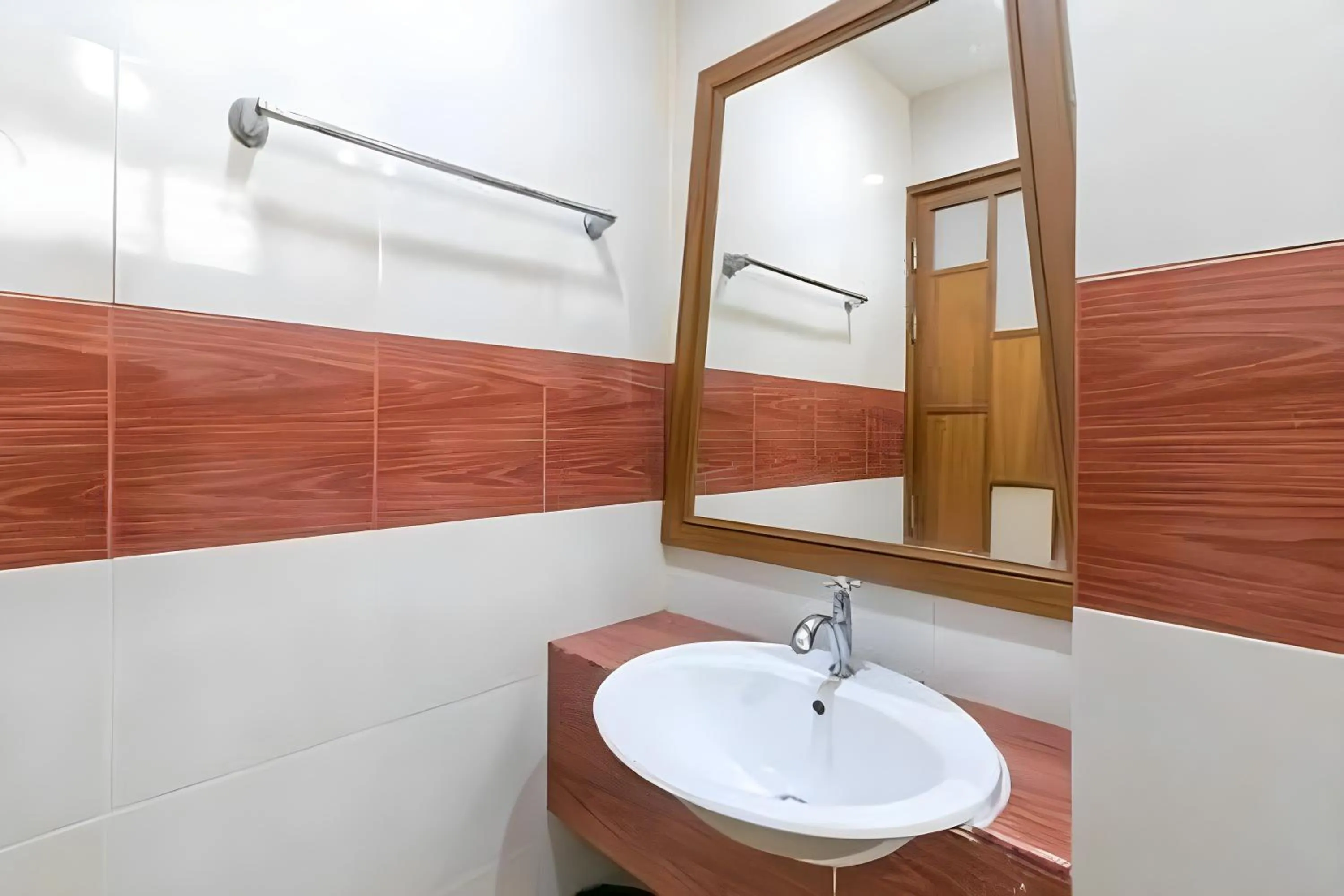 Bathroom in Lotus Hotel Patong