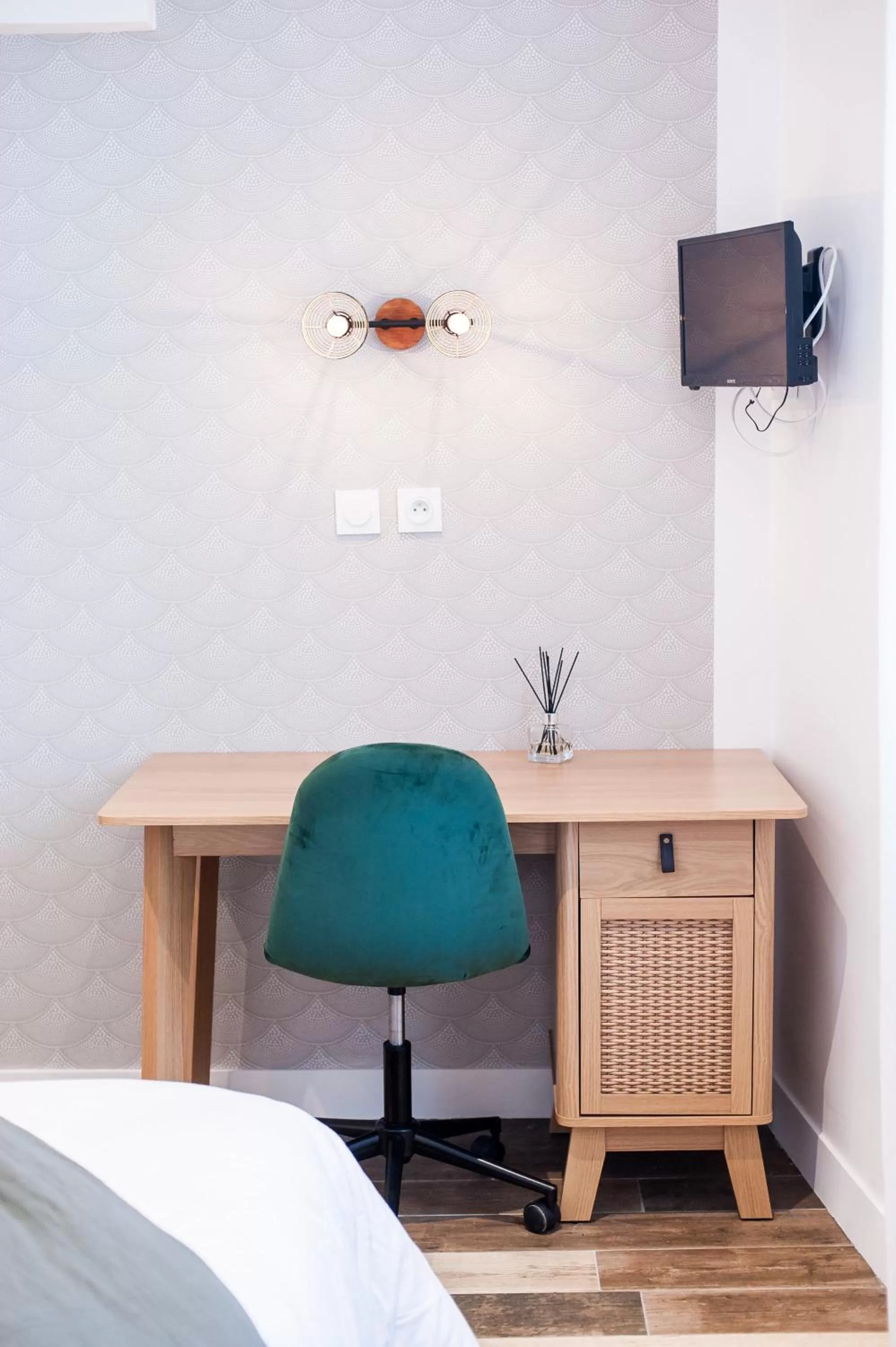 TV/Entertainment Center in **Auberge de l'Aude**