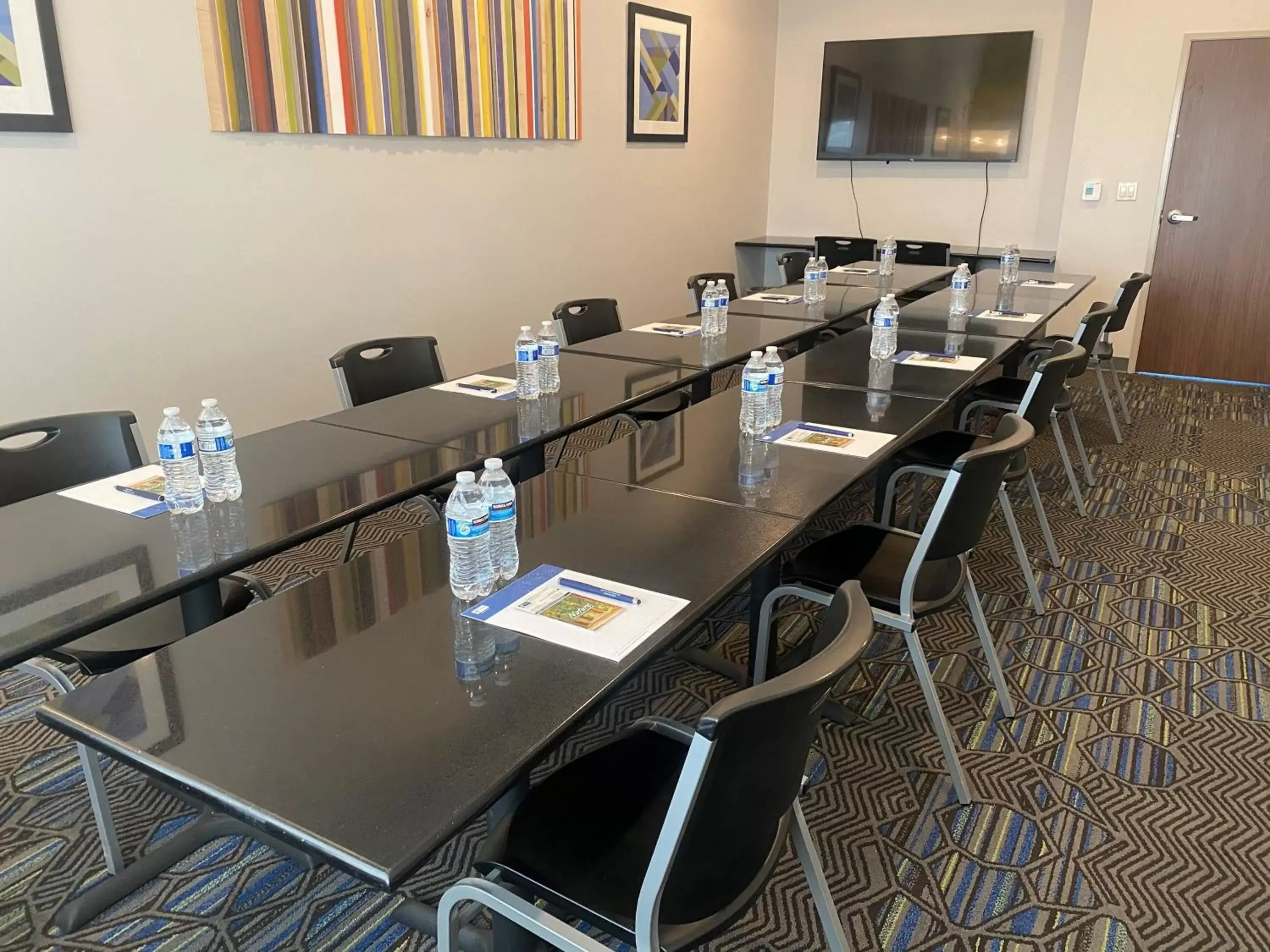 Meeting/conference room in Holiday Inn Express & Suites - Auburn Downtown, an IHG Hotel