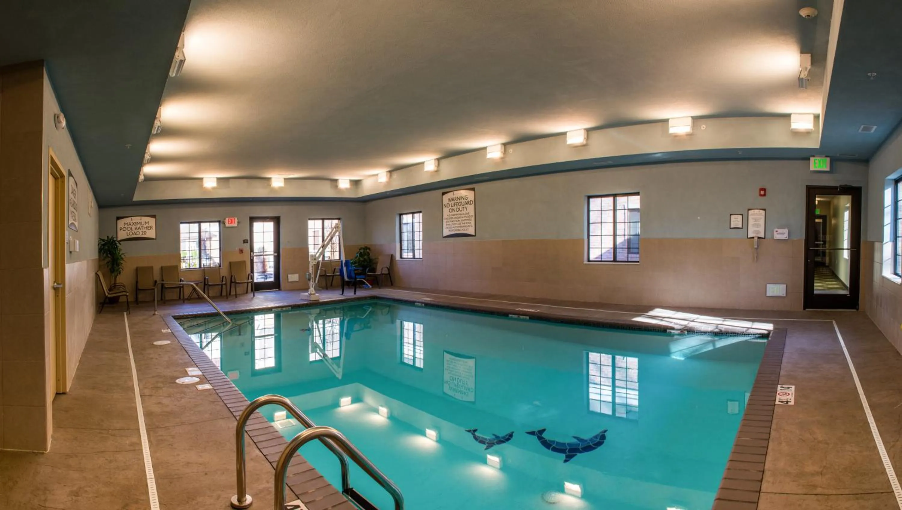 Swimming pool in Staybridge Suites Schererville by IHG
