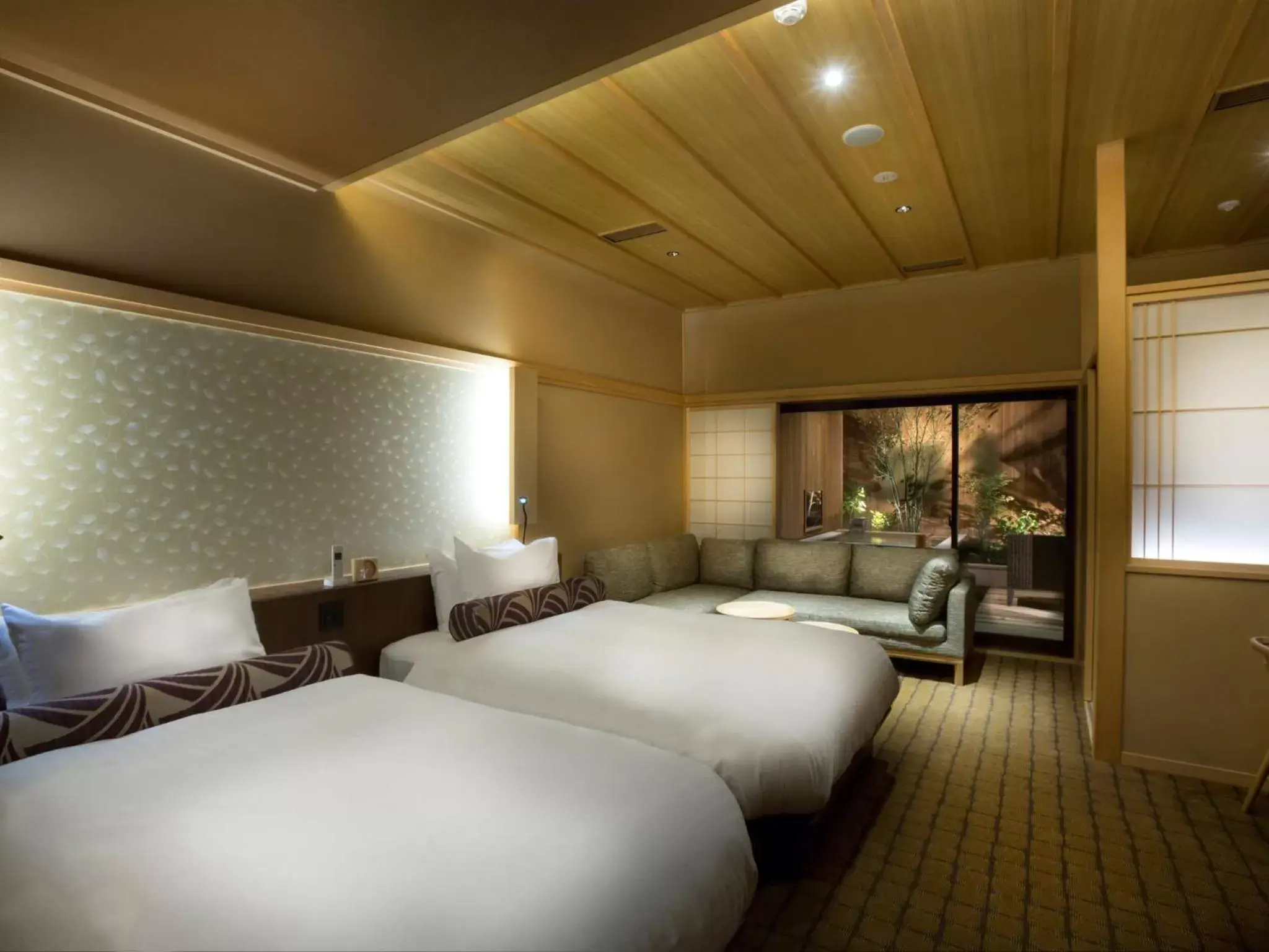 Photo of the whole room, Bed in Saka Hotel Kyoto