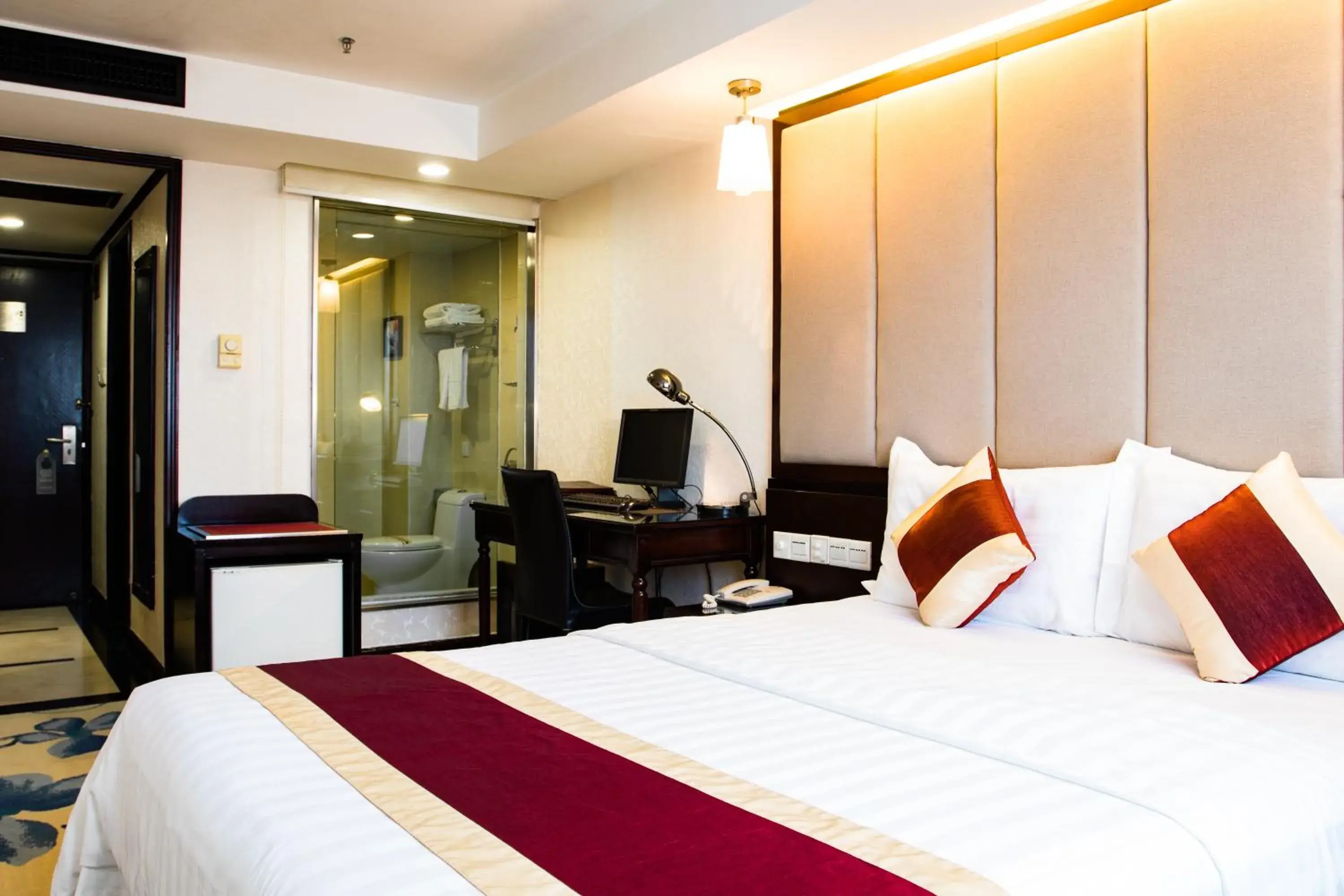 Photo of the whole room in New World Hotel Photo of the whole room in New World Hotel