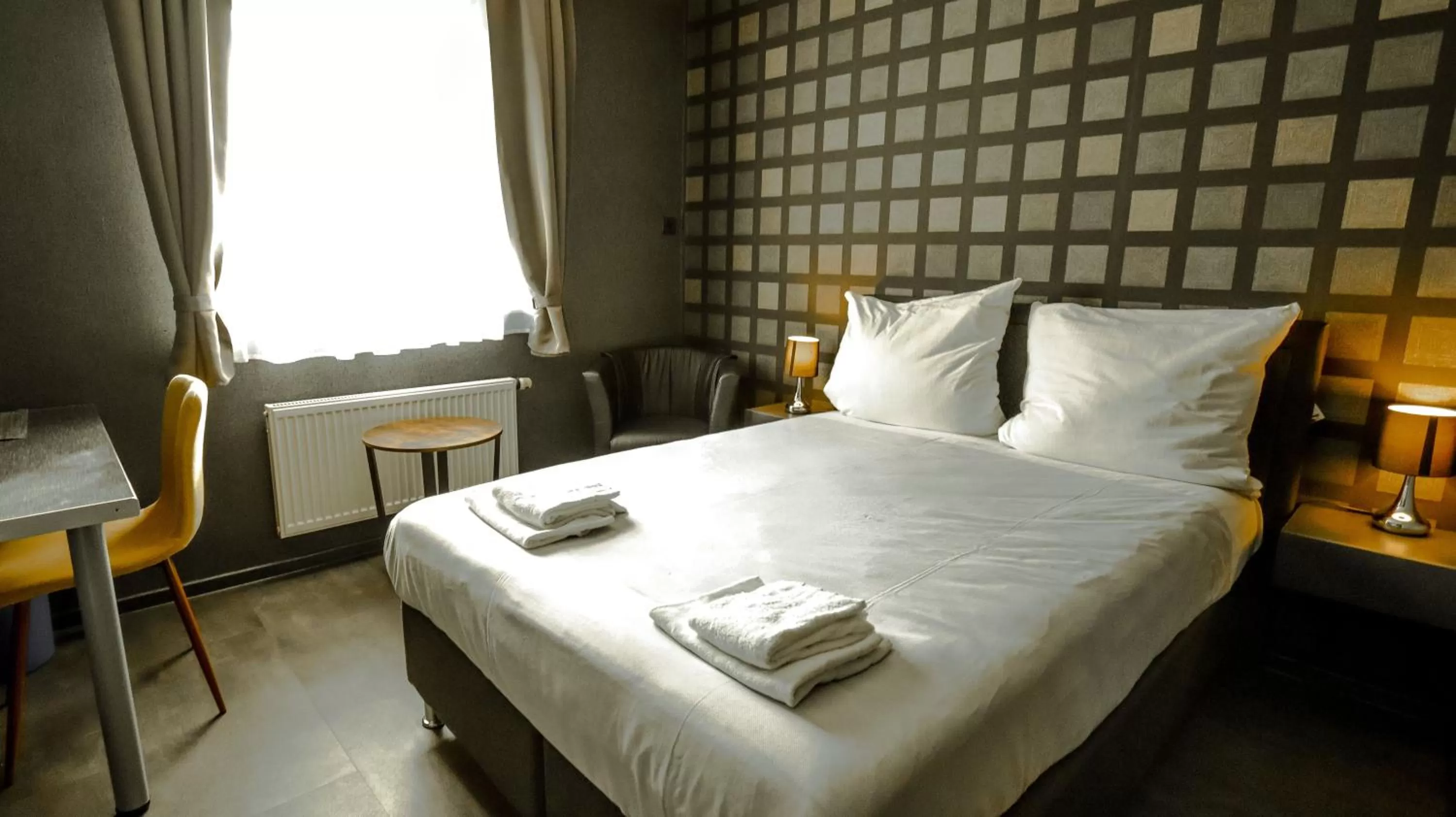 Photo of the whole room, Bed in DUA Hotel