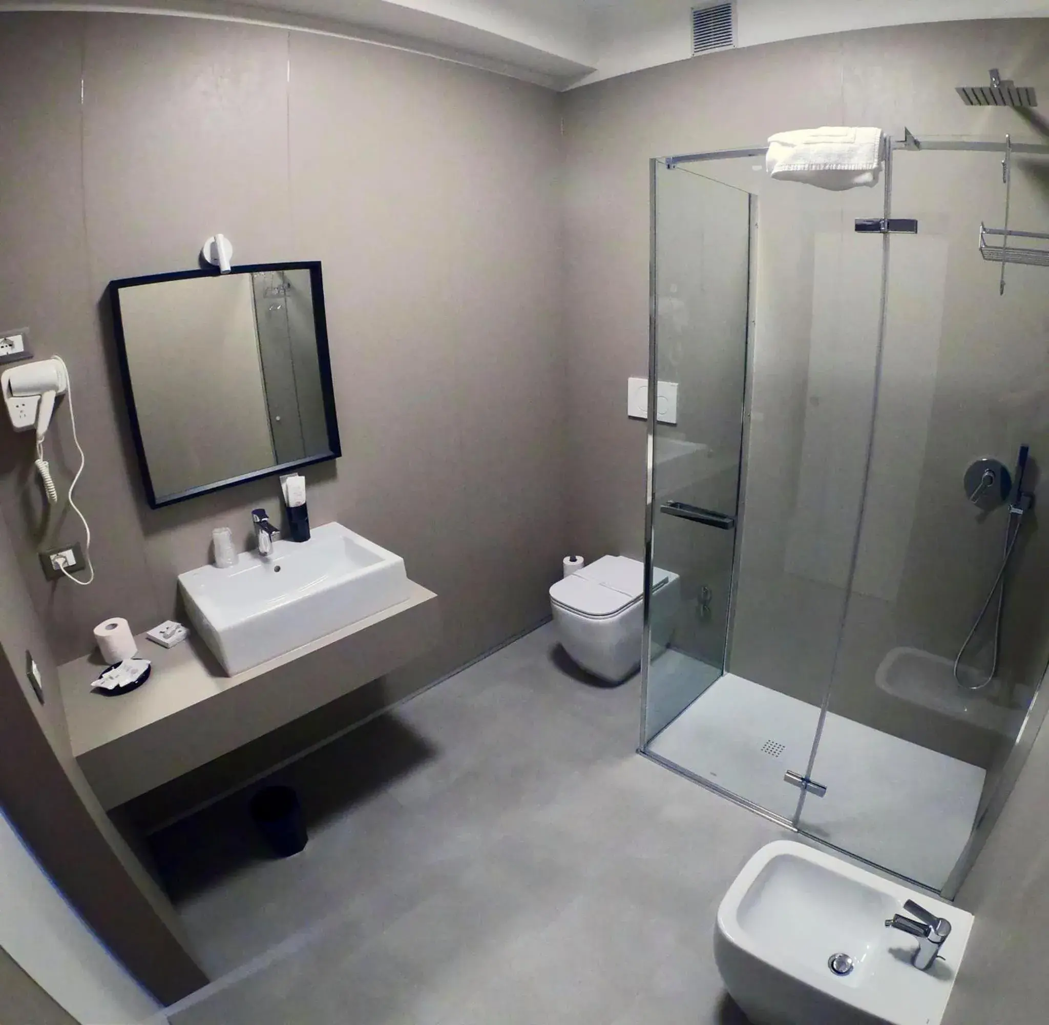 Bathroom in Hotel Santin