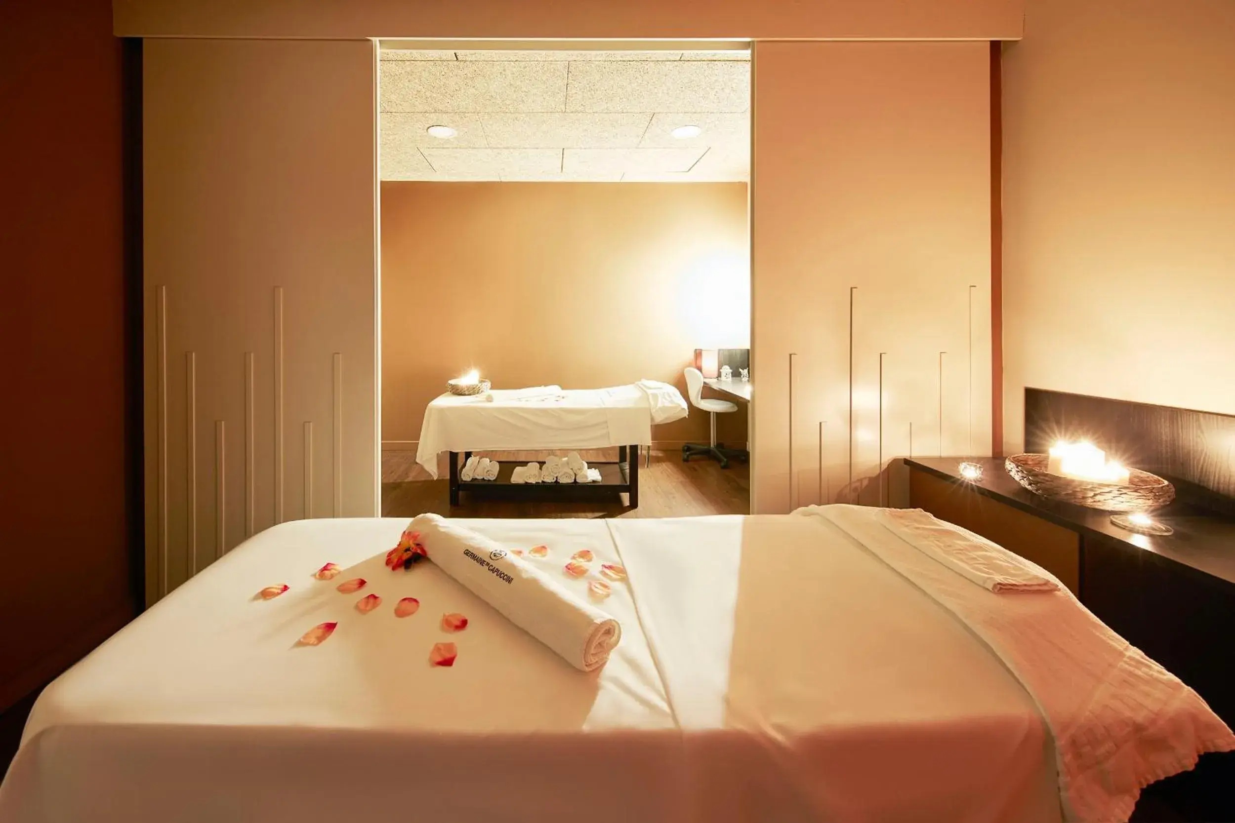 Massage, Bed in Portaventura Hotel Caribe
