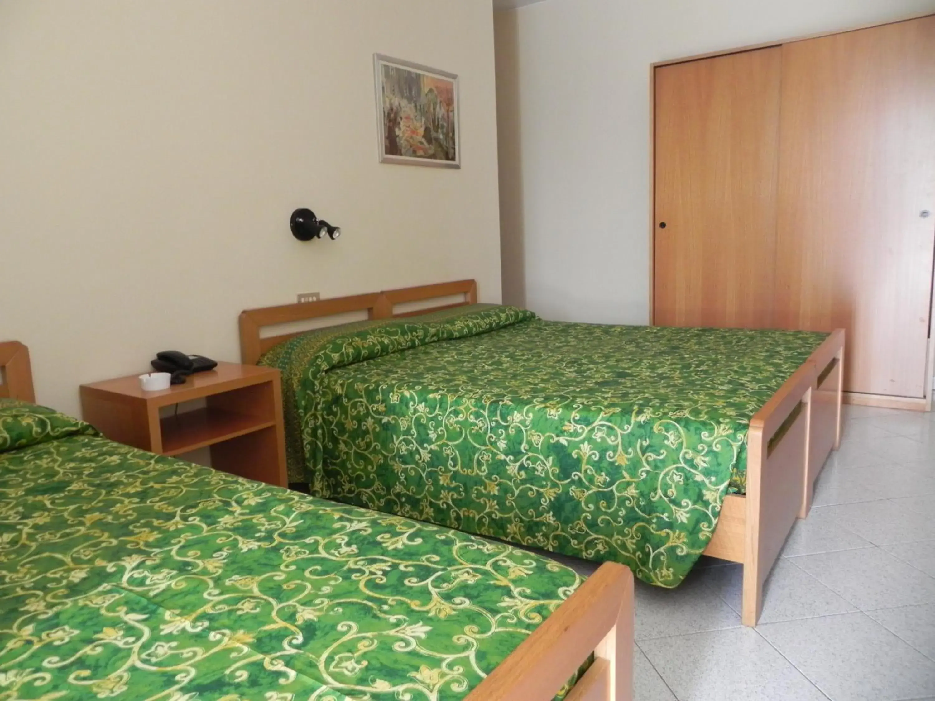 Bed in Albergo Sant'Anna