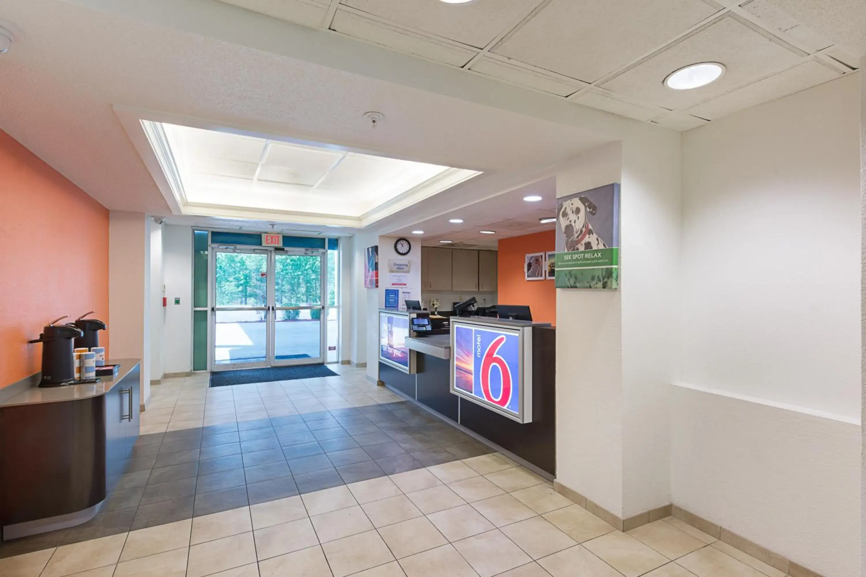 Lobby or reception, Lobby/Reception in Motel 6-Columbia, SC - Fort Jackson Area