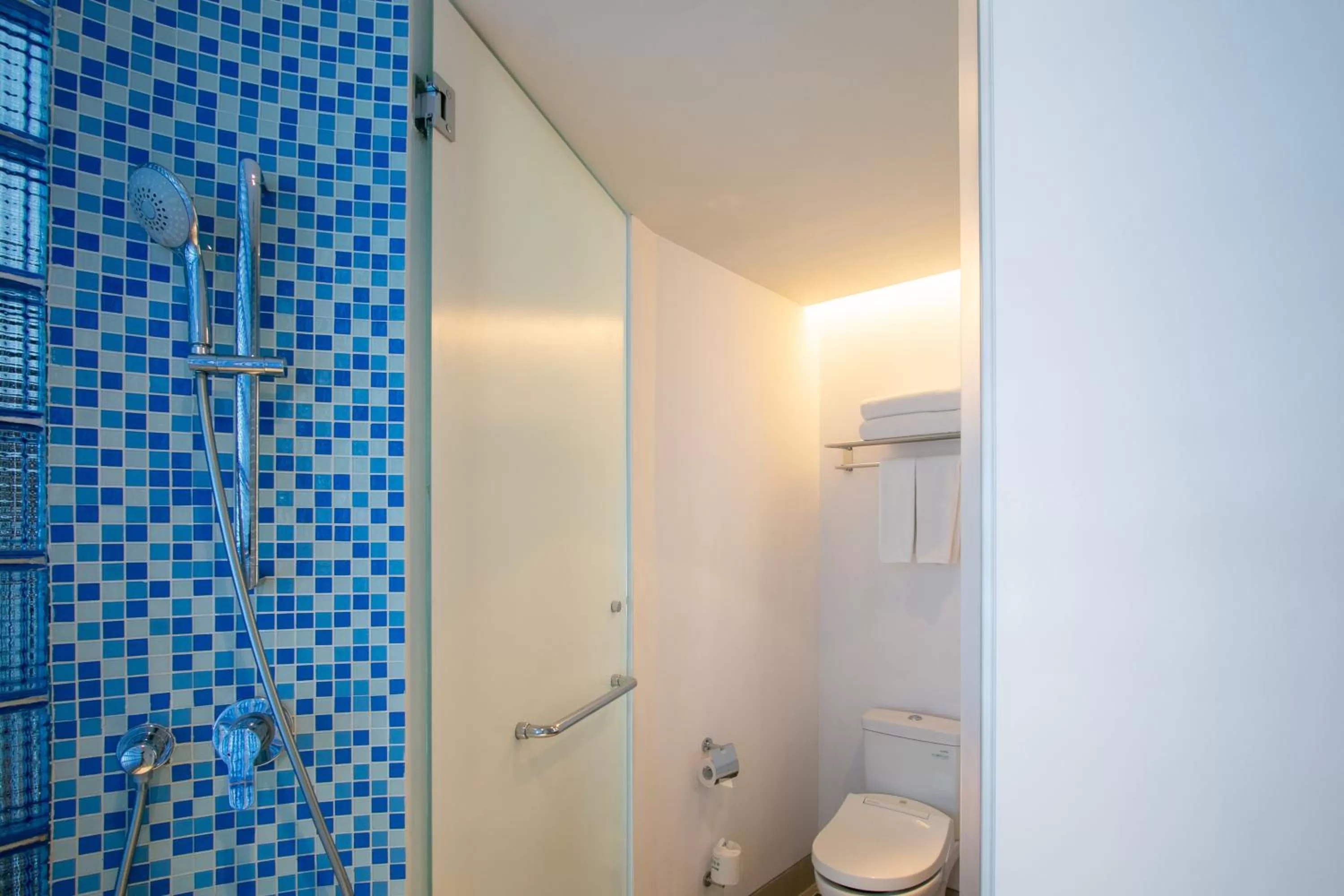 Shower in Holiday Inn Express Baruna by IHG