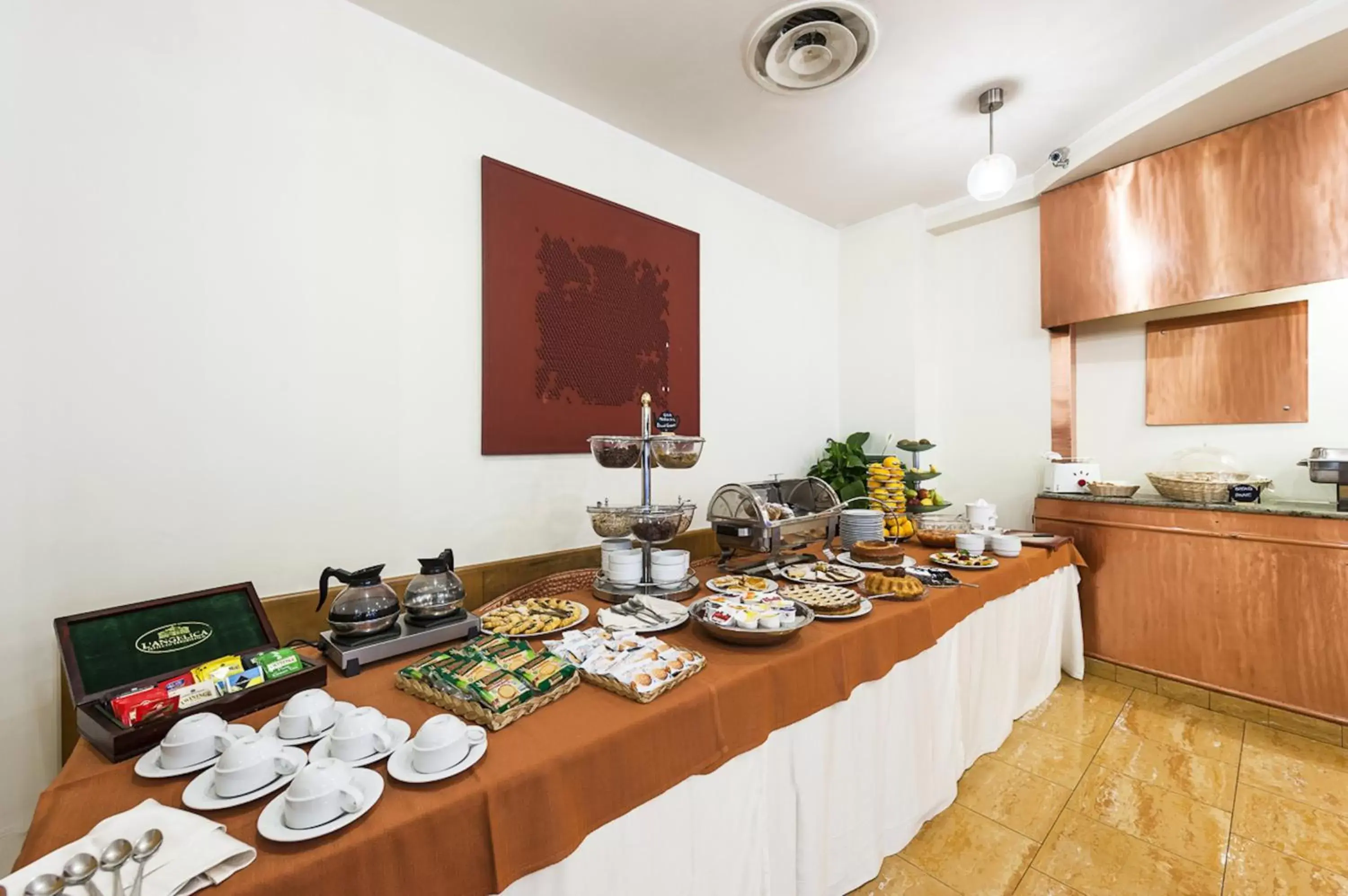 Banquet/Function facilities, Breakfast in Millennium Gold Hotel