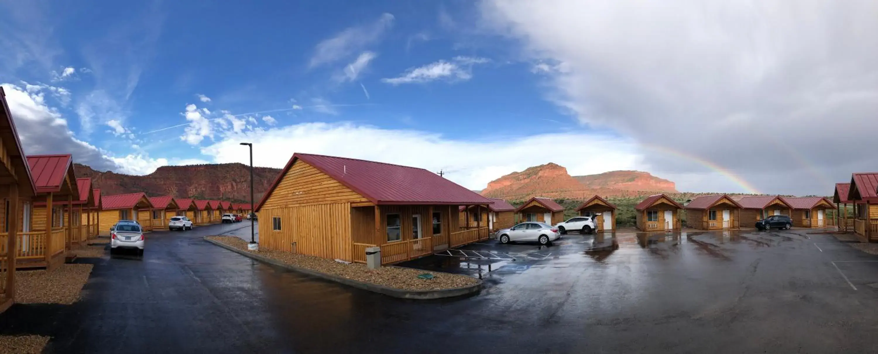 Neighbourhood in Red Canyon Cabins