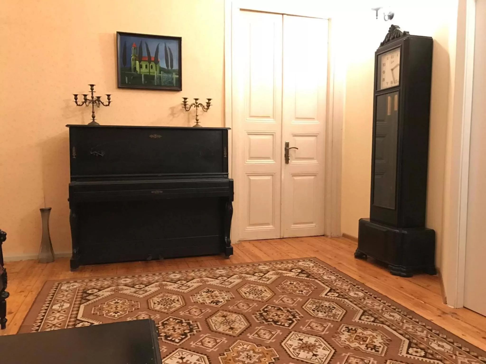 Communal lounge/ TV room in House 1899