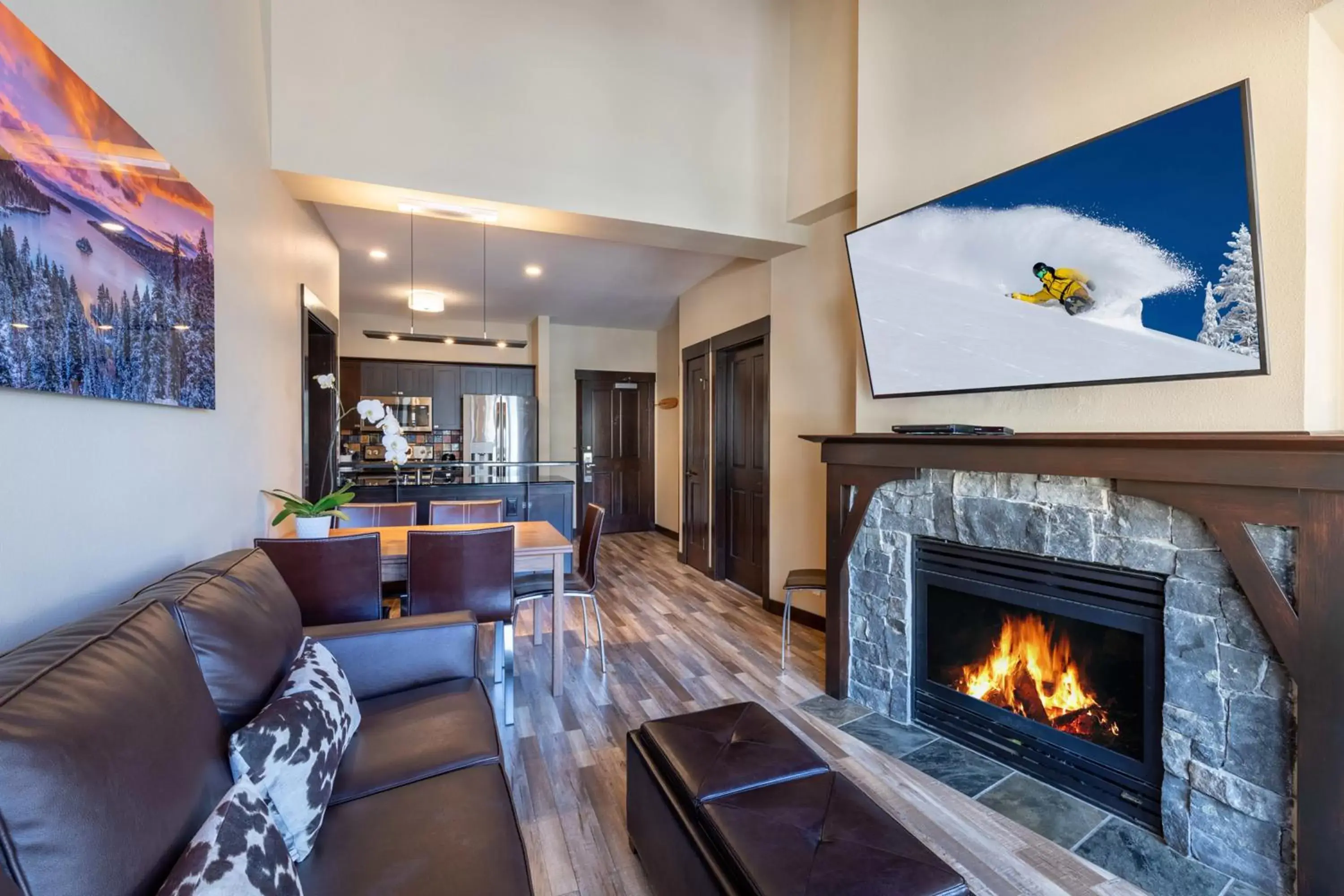 Living room, Lobby/Reception in The Village at Palisades Tahoe