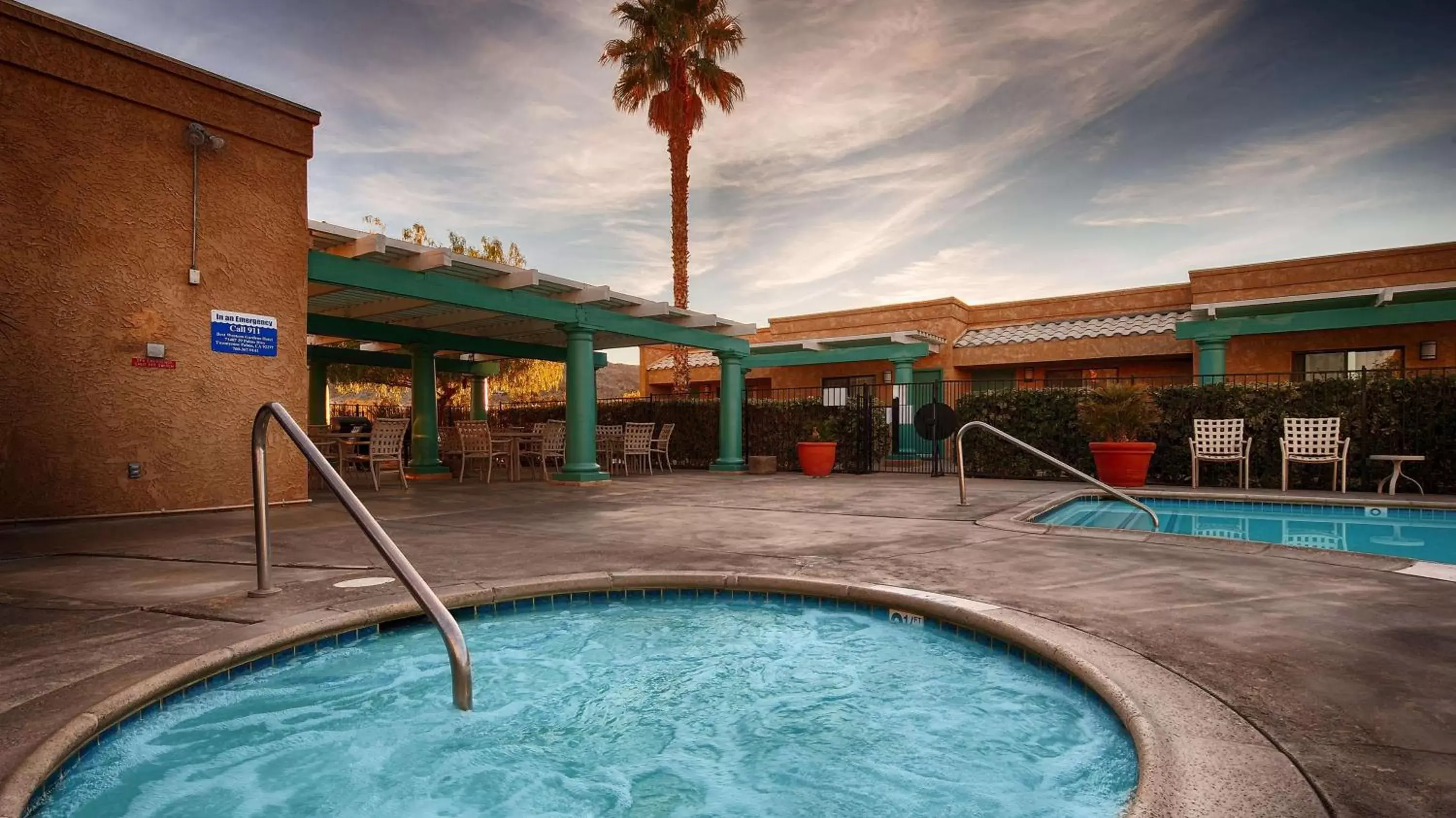 Spa and wellness centre/facilities, Swimming Pool in Sure Stay Plus by Best Western Twentynine Palms Joshua Tree