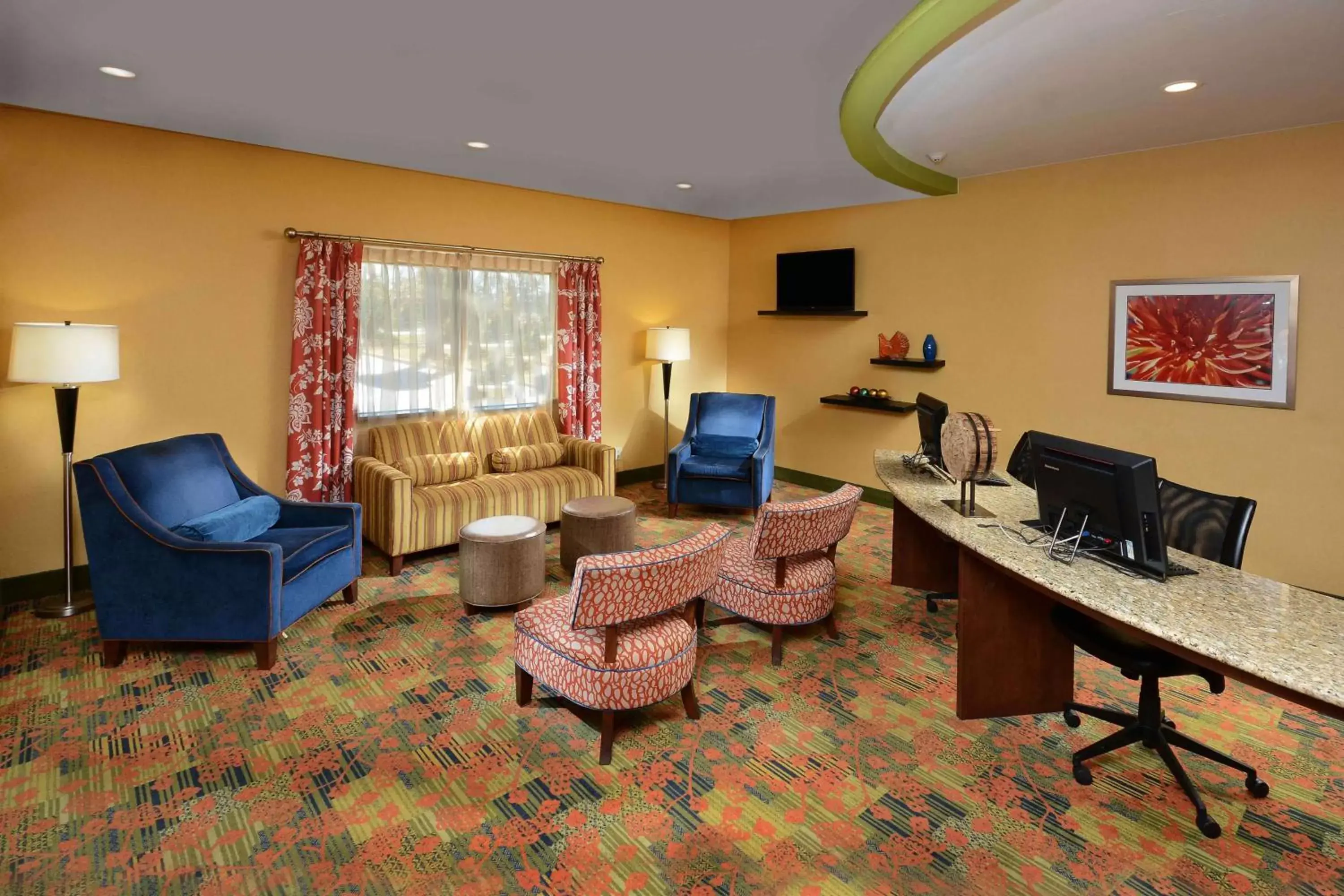 Lobby or reception, Seating Area in Hampton Inn Fayetteville Fort Bragg