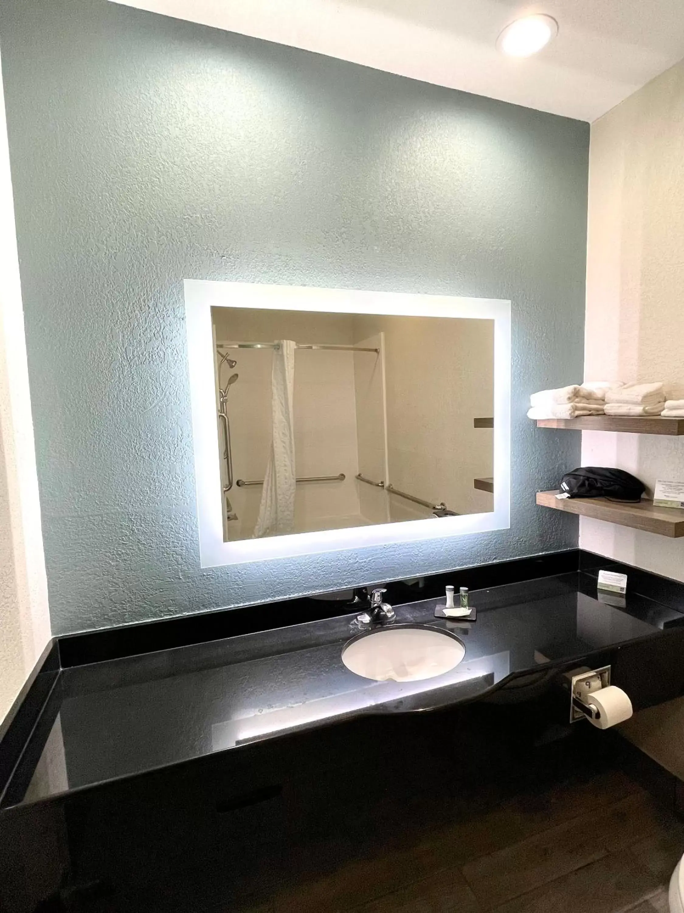 Bathroom in Sleep Inn & Suites Niceville - Destin