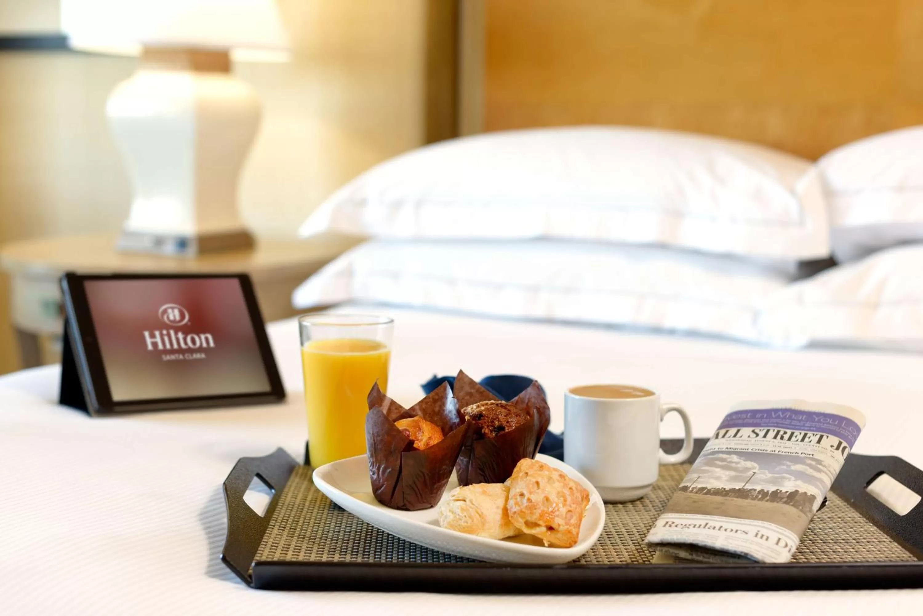 Breakfast, Bed in Hilton Santa Clara