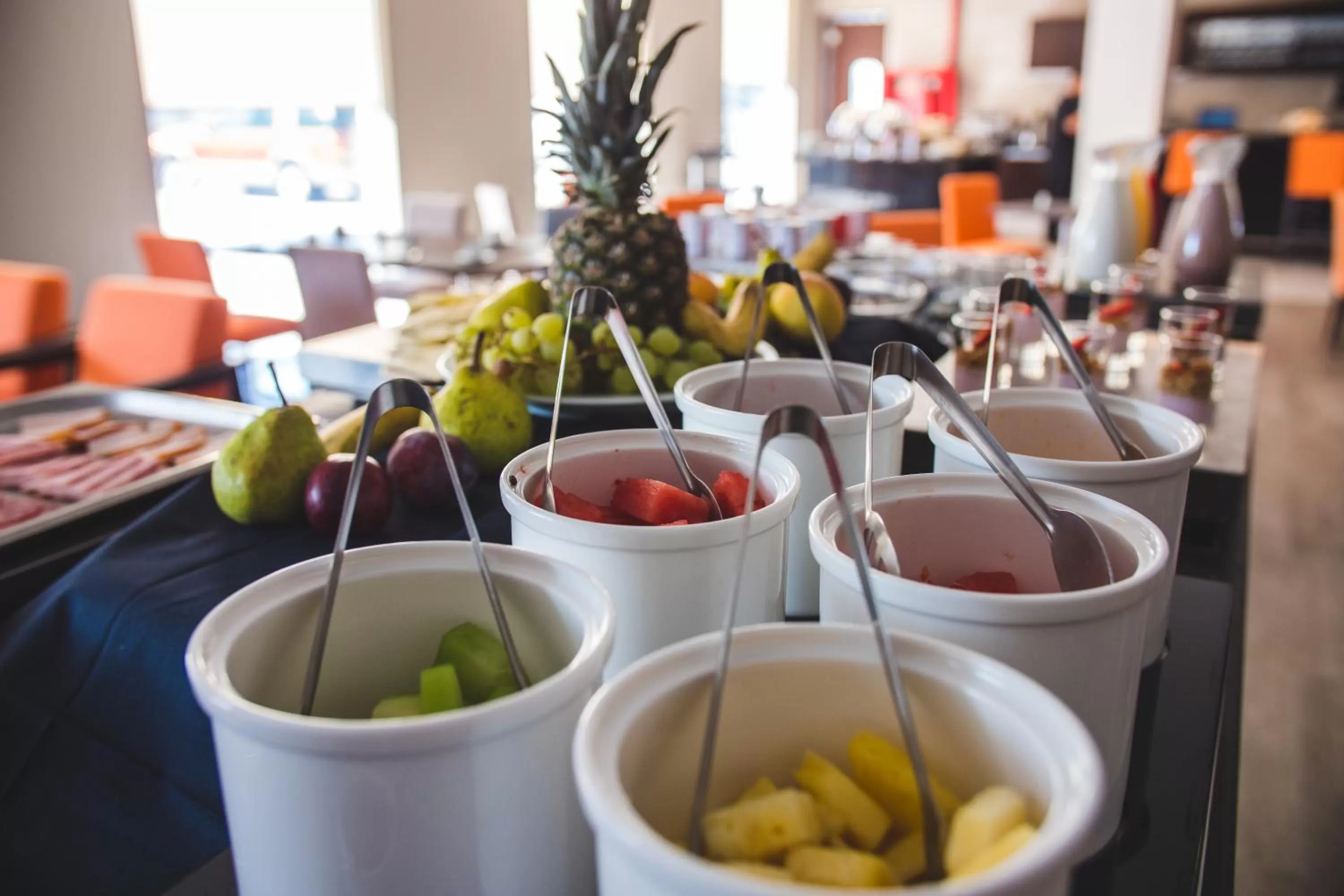 Dining area in Wyndham Santiago Aeropuerto