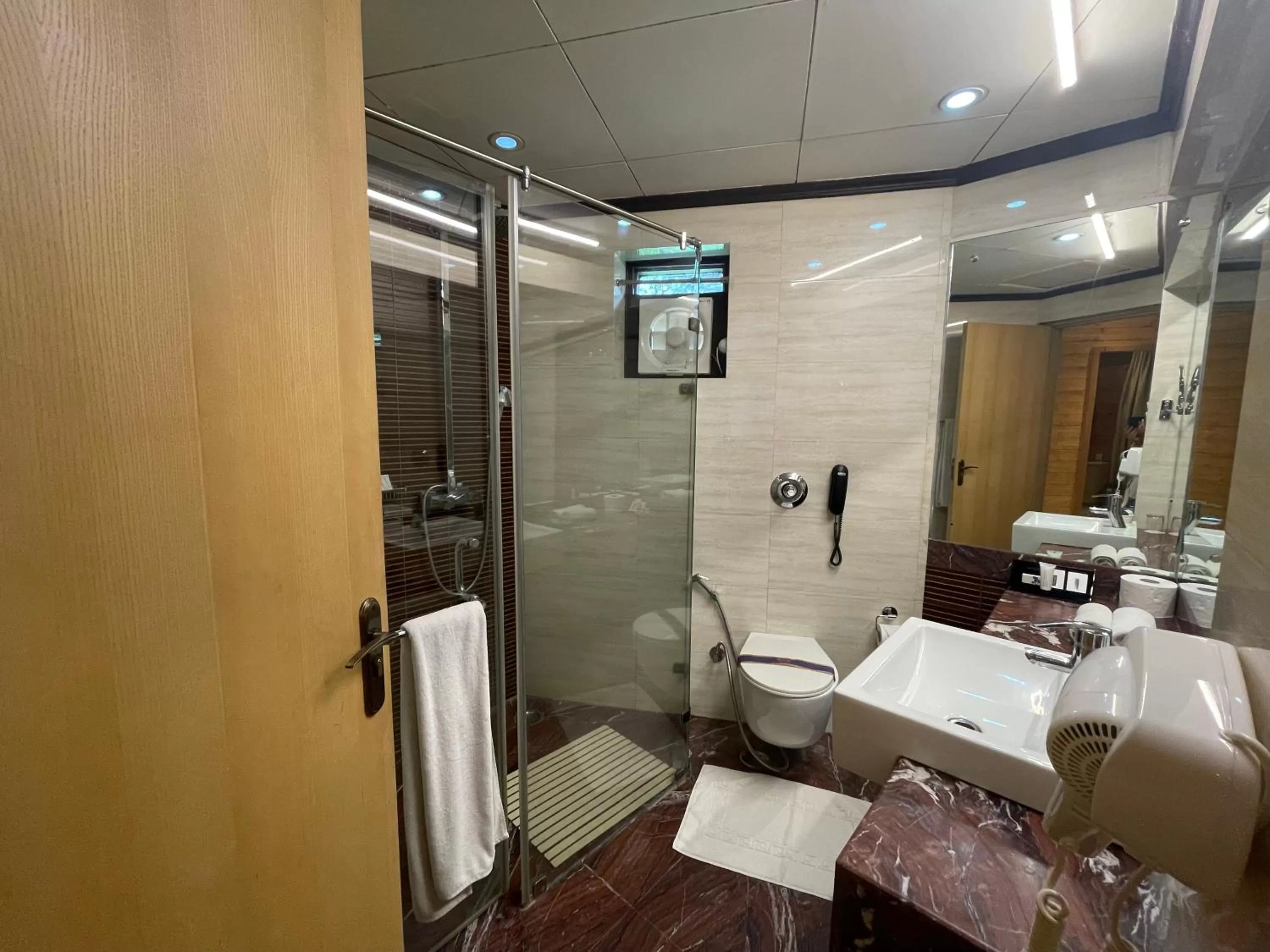 Bathroom in Span Resort and Spa, Manali