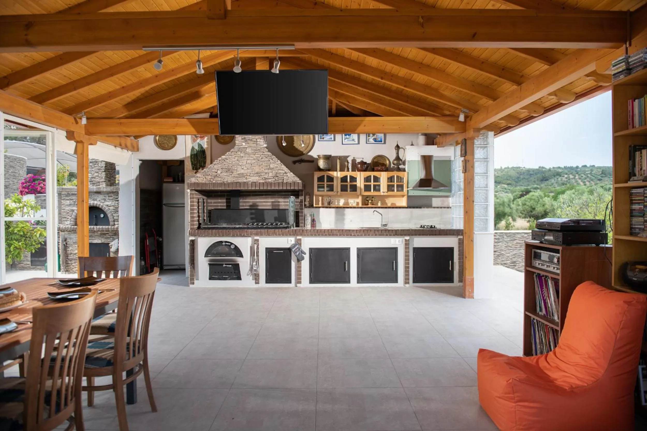 BBQ facilities in Villa Sara