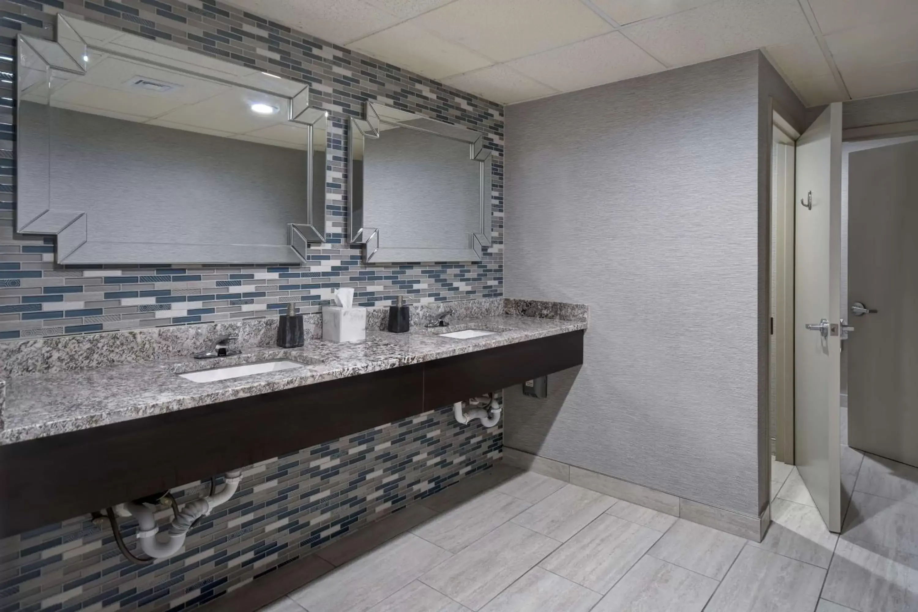Bathroom in Homewood Suites by Hilton Philadelphia-Great Valley
