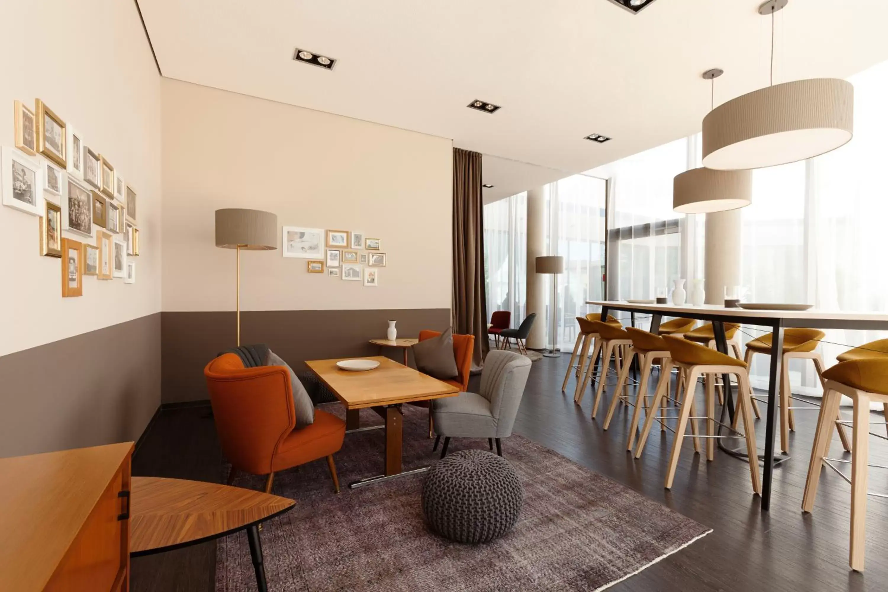 Communal lounge/ TV room, Restaurant/Places to Eat in Vienna House Easy by Wyndham Osnabrück