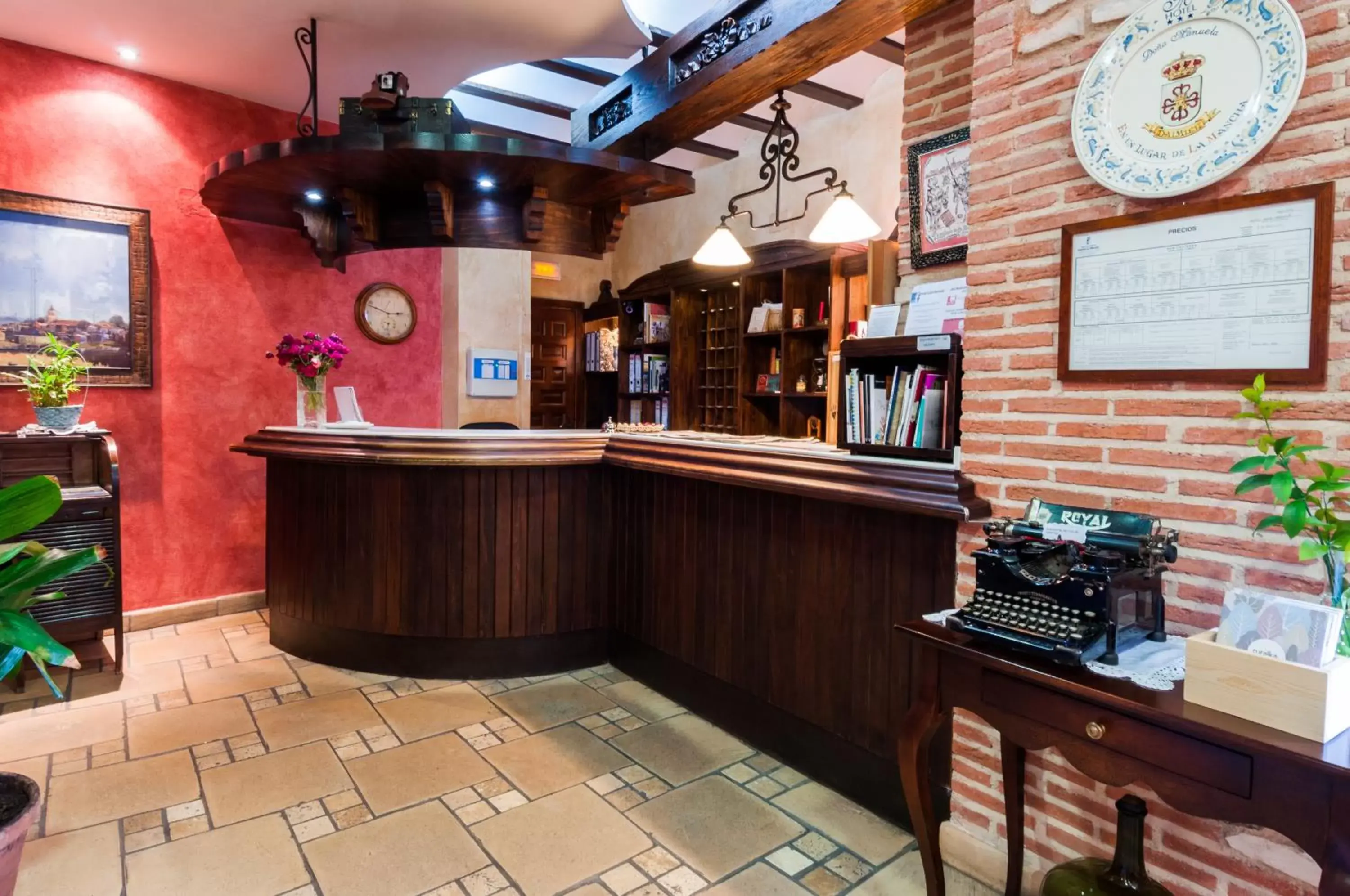 Lobby or reception, Lounge/Bar in Hotel Doña Manuela