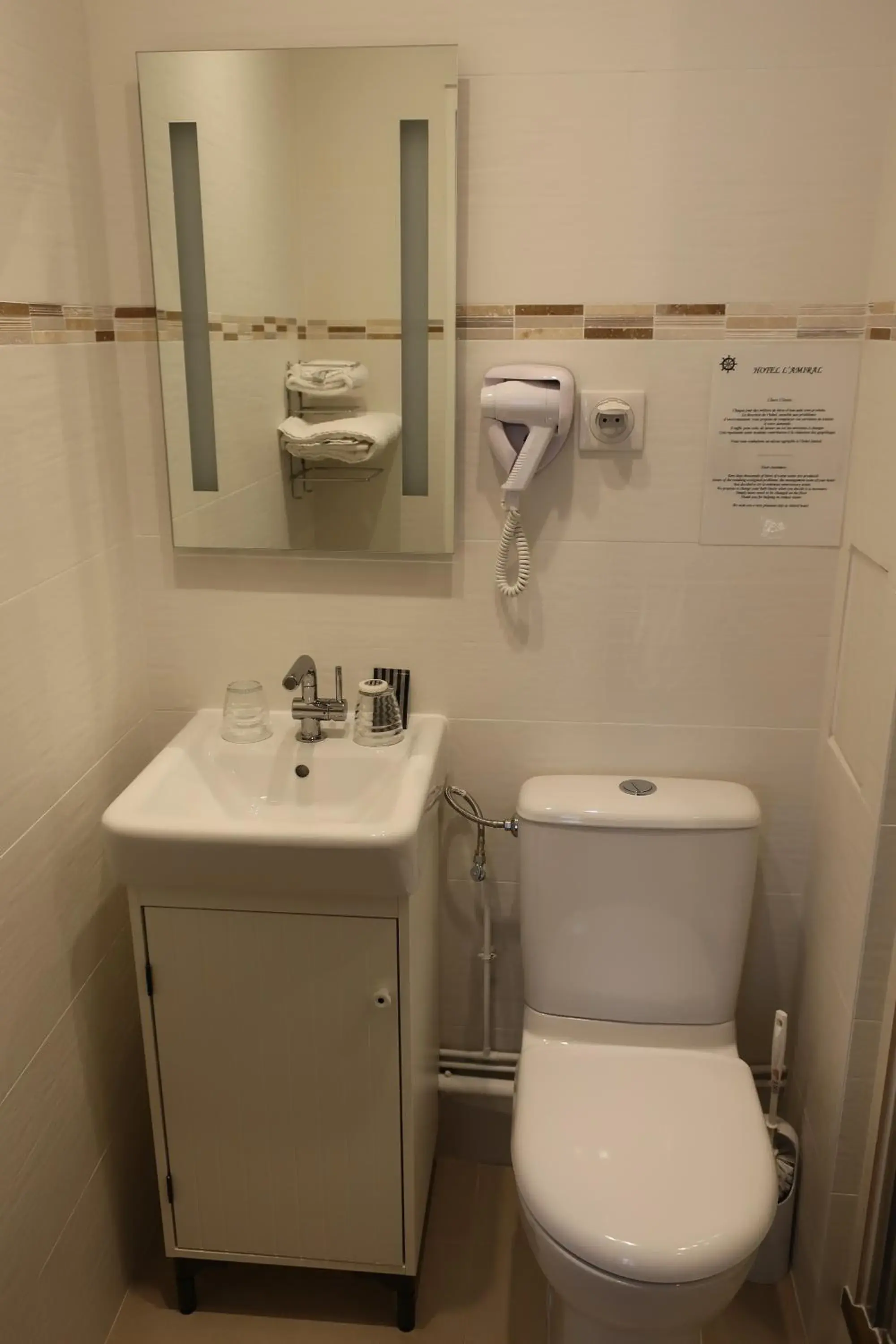 Toilet, Bathroom in L'Amiral