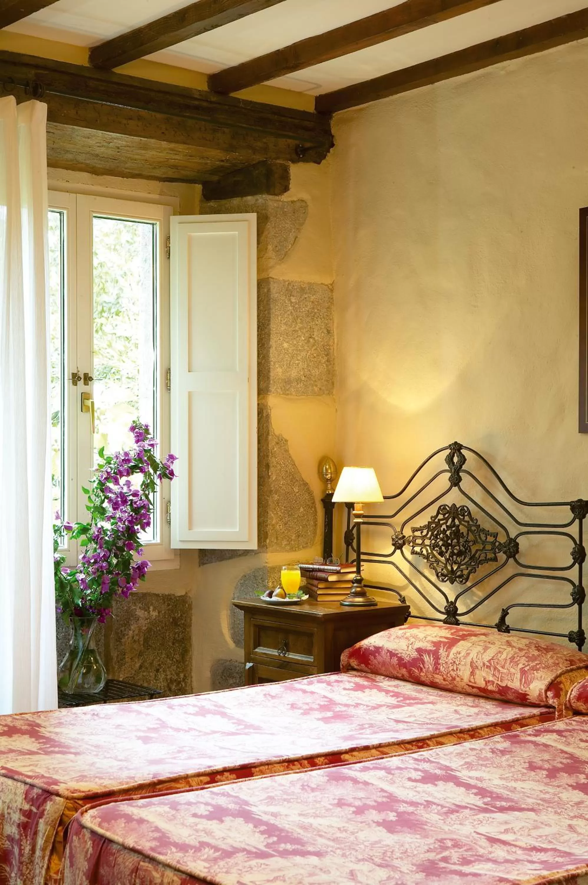 Photo of the whole room, Bed in Hotel Zubieta