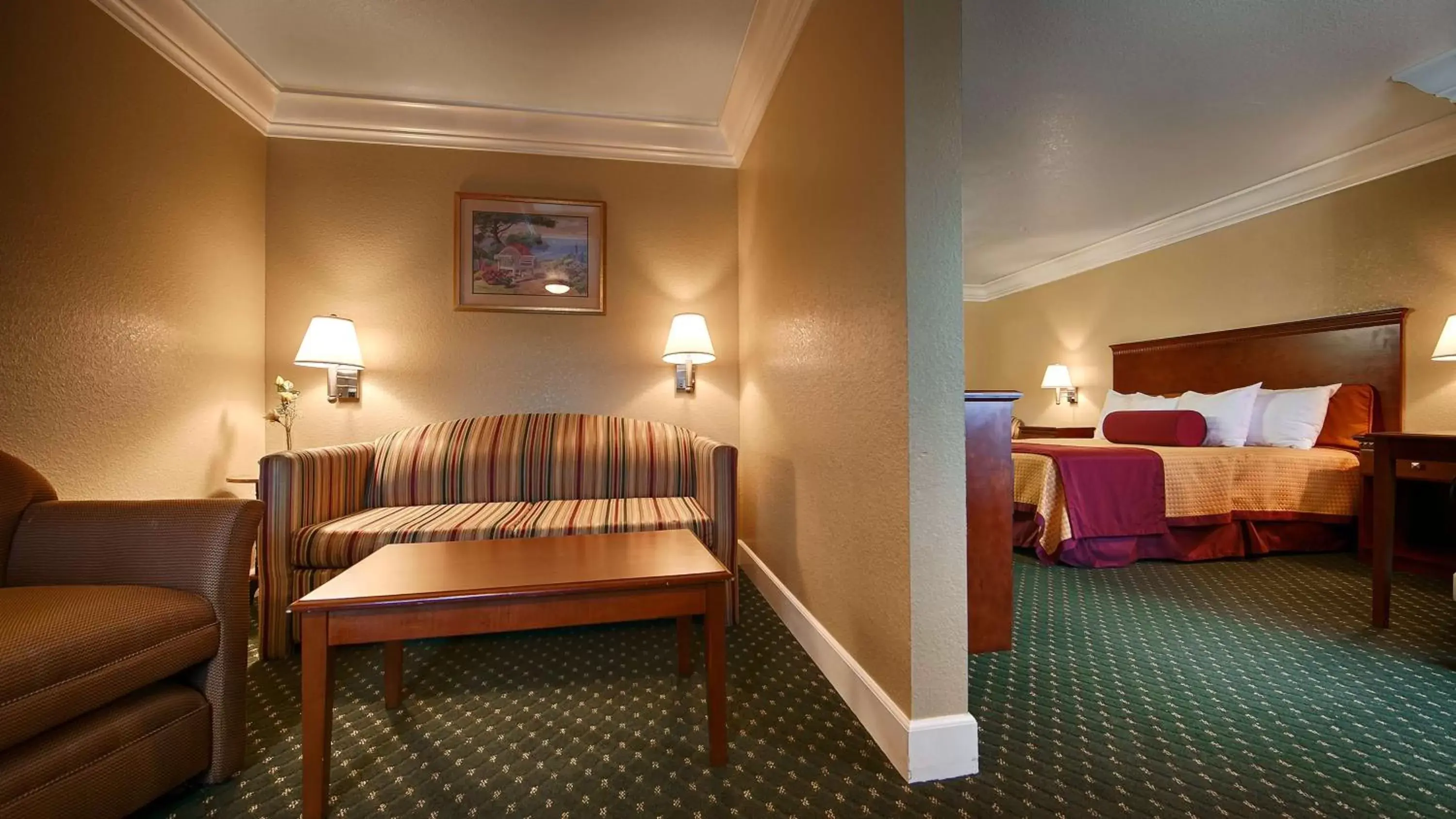 Photo of the whole room, Bed in Best Western Willits Inn
