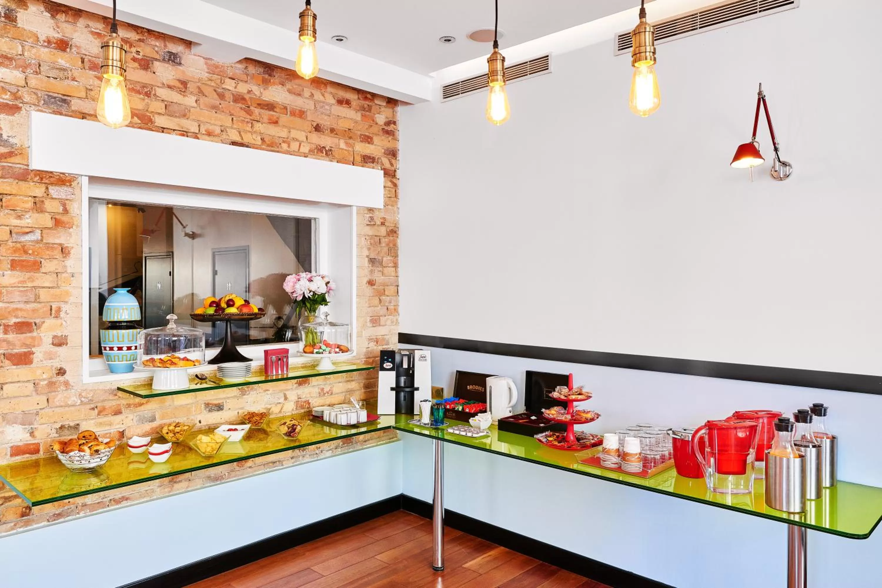 Coffee/tea facilities in Hôtel Augustin - Astotel