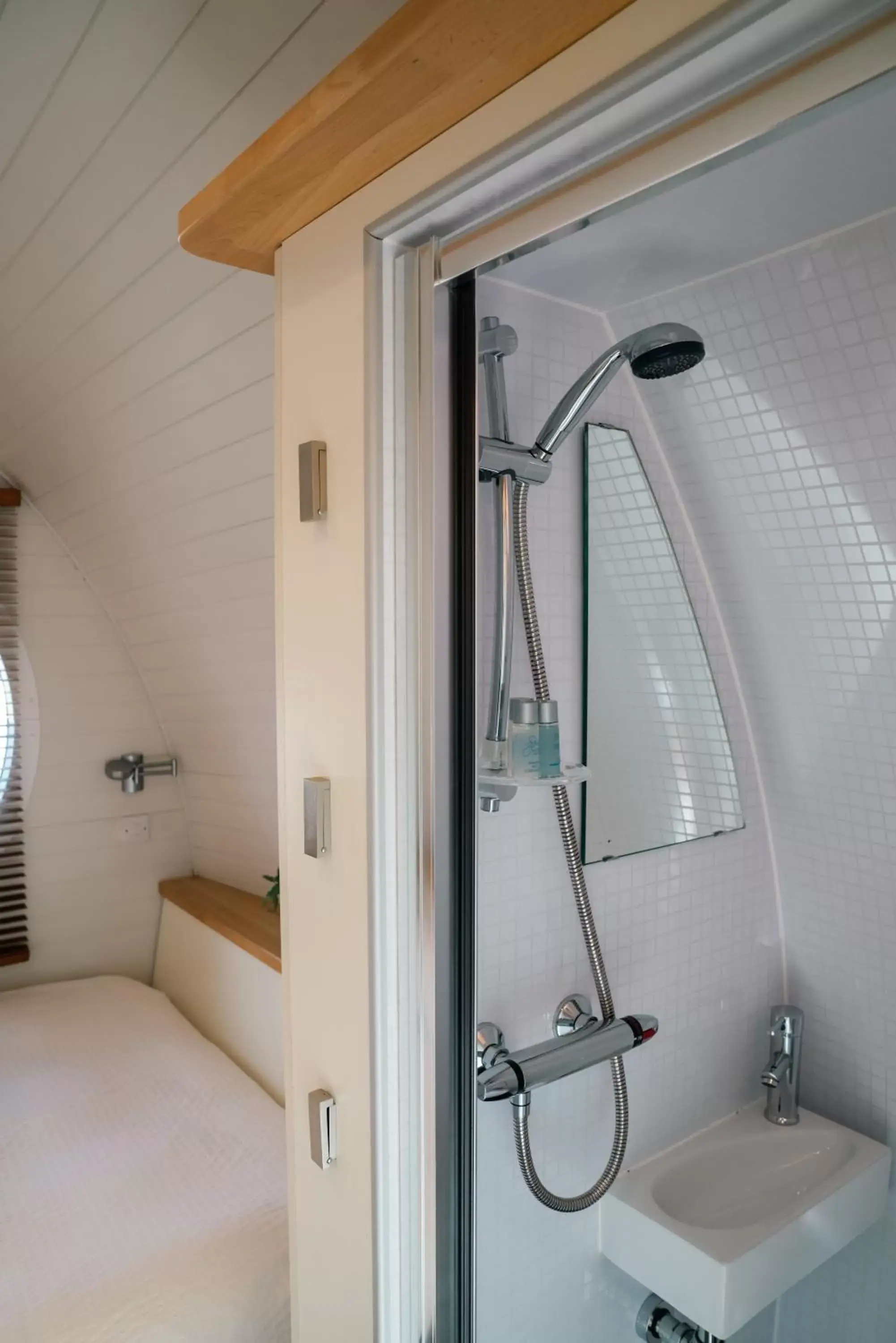 Shower, Bathroom in Eriskay B&B and Aviemore Glamping