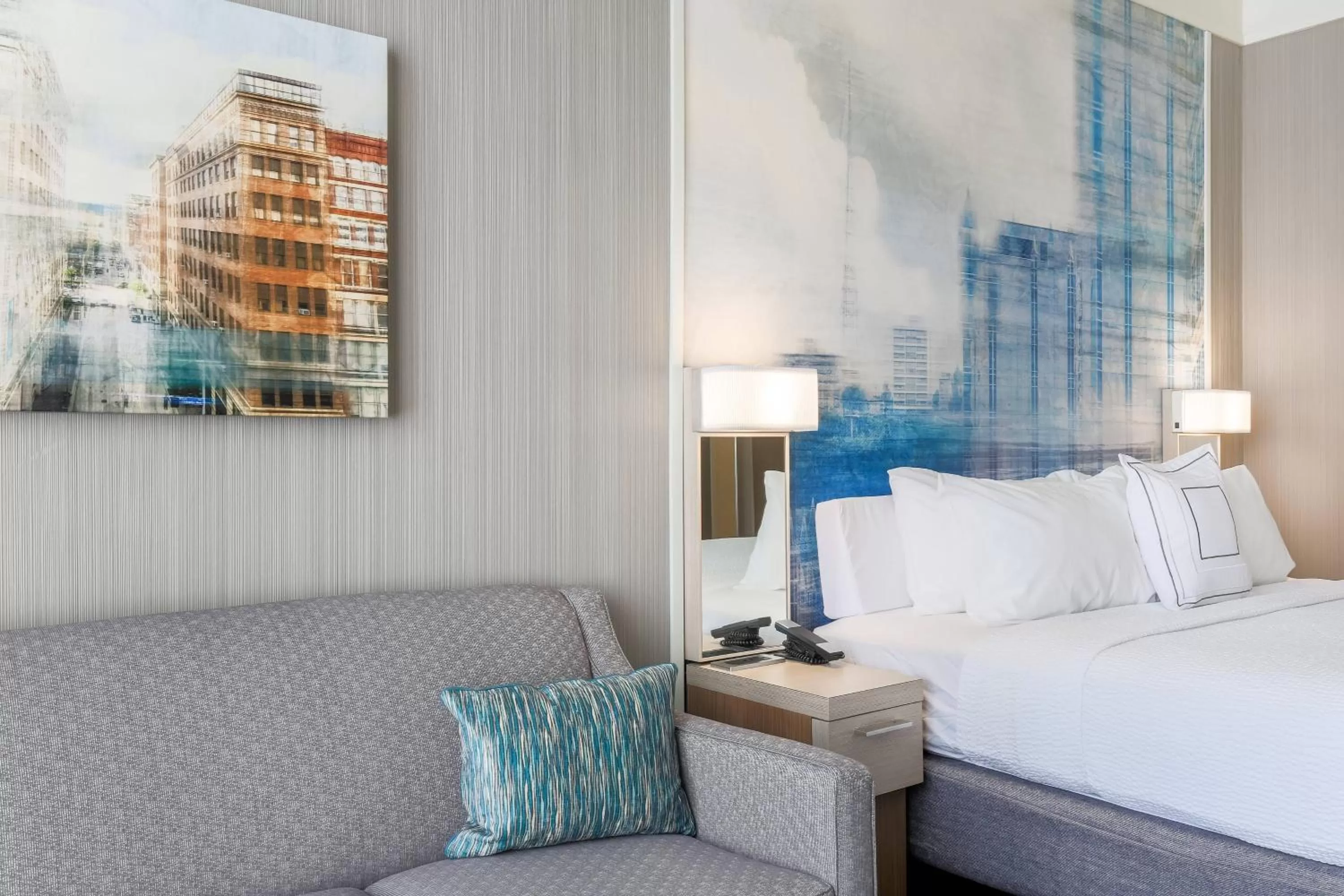 Photo of the whole room, Bed in Courtyard by Marriott Pittsburgh Downtown