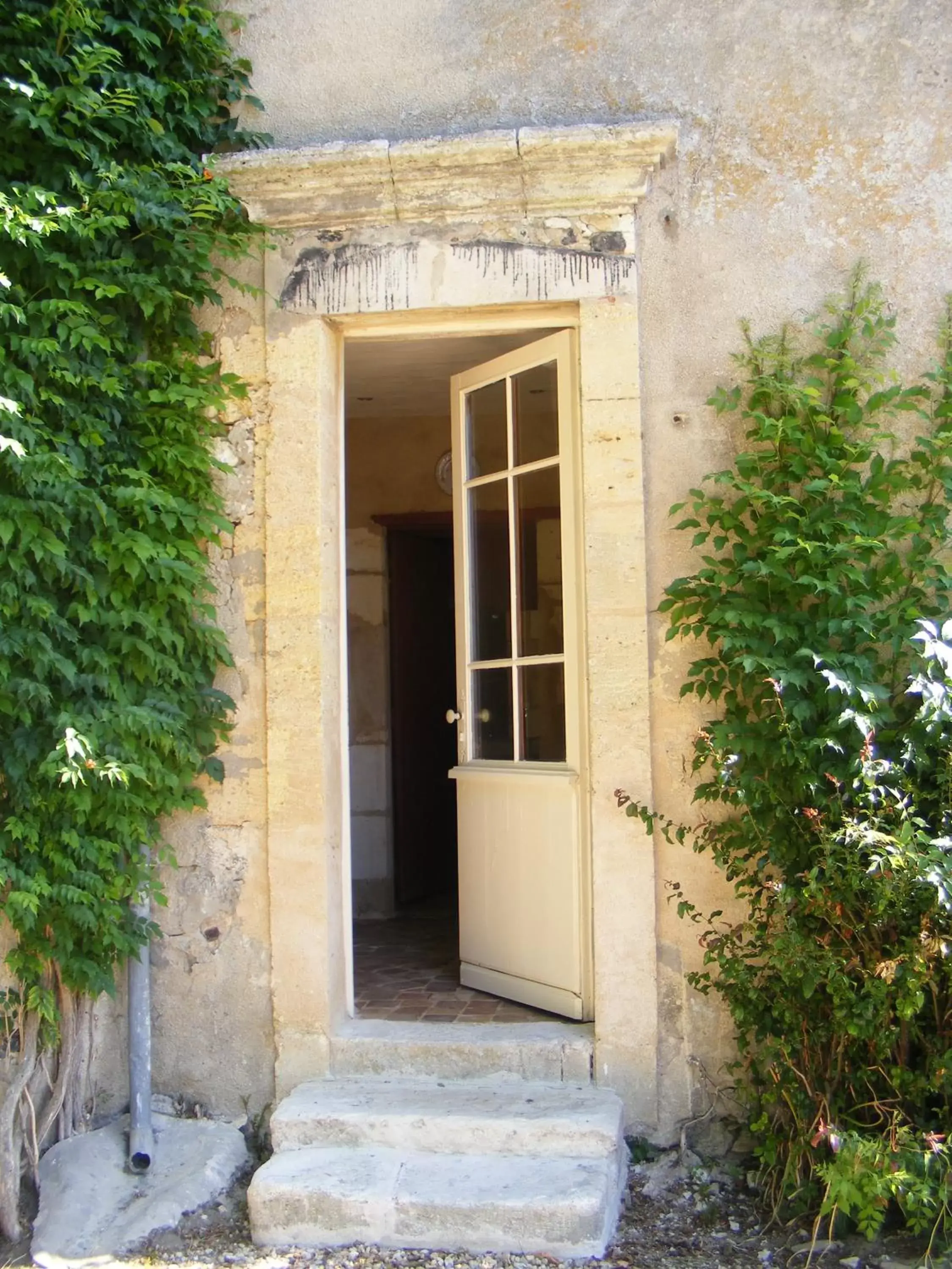 Facade/entrance in La chambre de la Tour