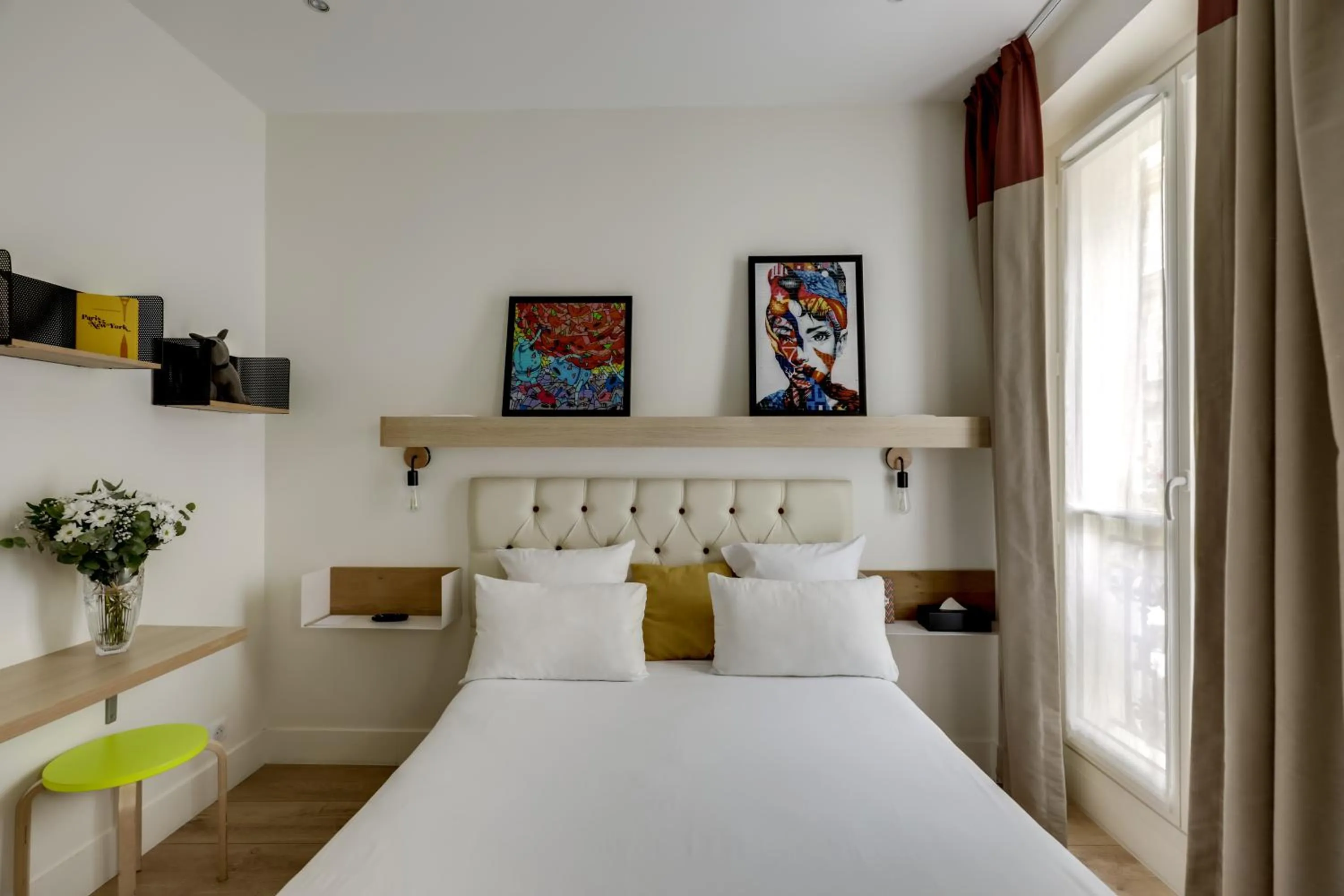 Photo of the whole room, Bed in Hôtel Alexandrine Opera