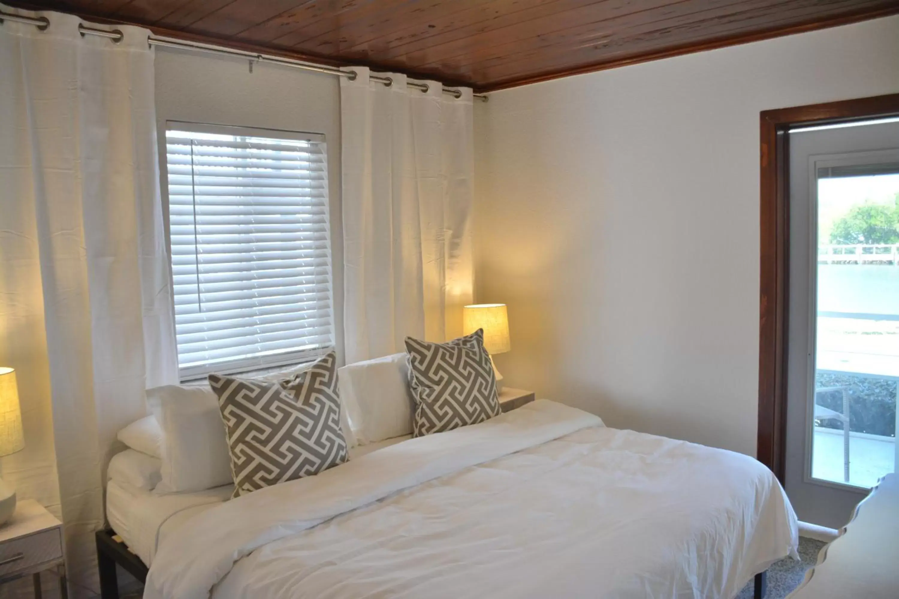 Bedroom, Bed in Casey Key Resort - Gulf Shores