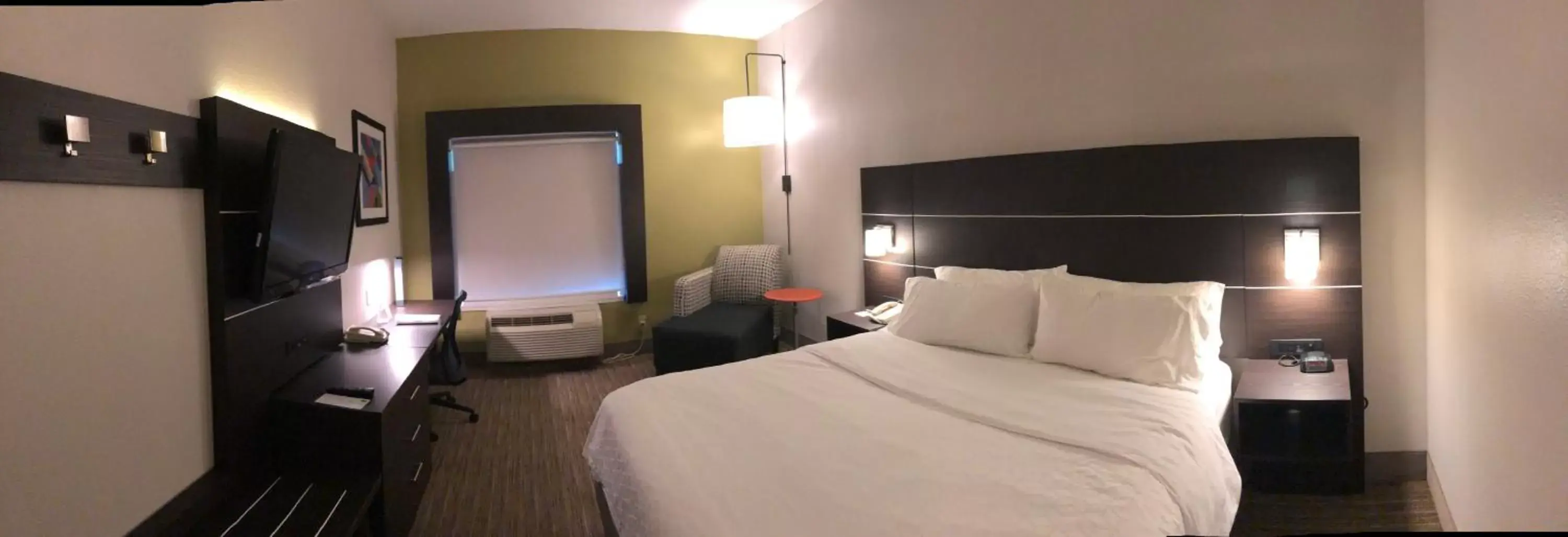 Photo of the whole room, Bed in Holiday Inn Express Hotel & Suites Decatur, TX, an IHG Hotel