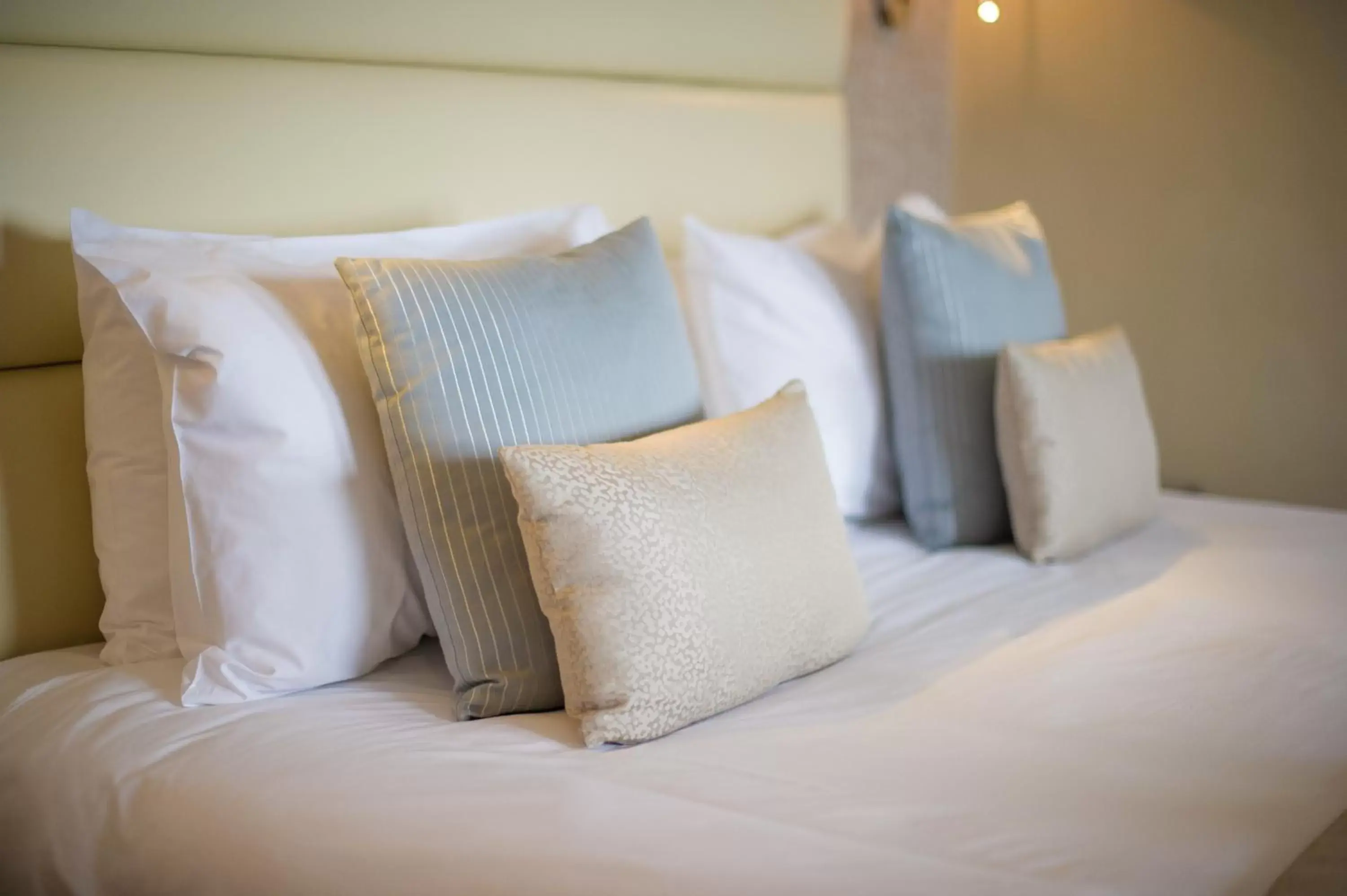 Bed, Seating Area in The Carlyon Bay Hotel and Spa