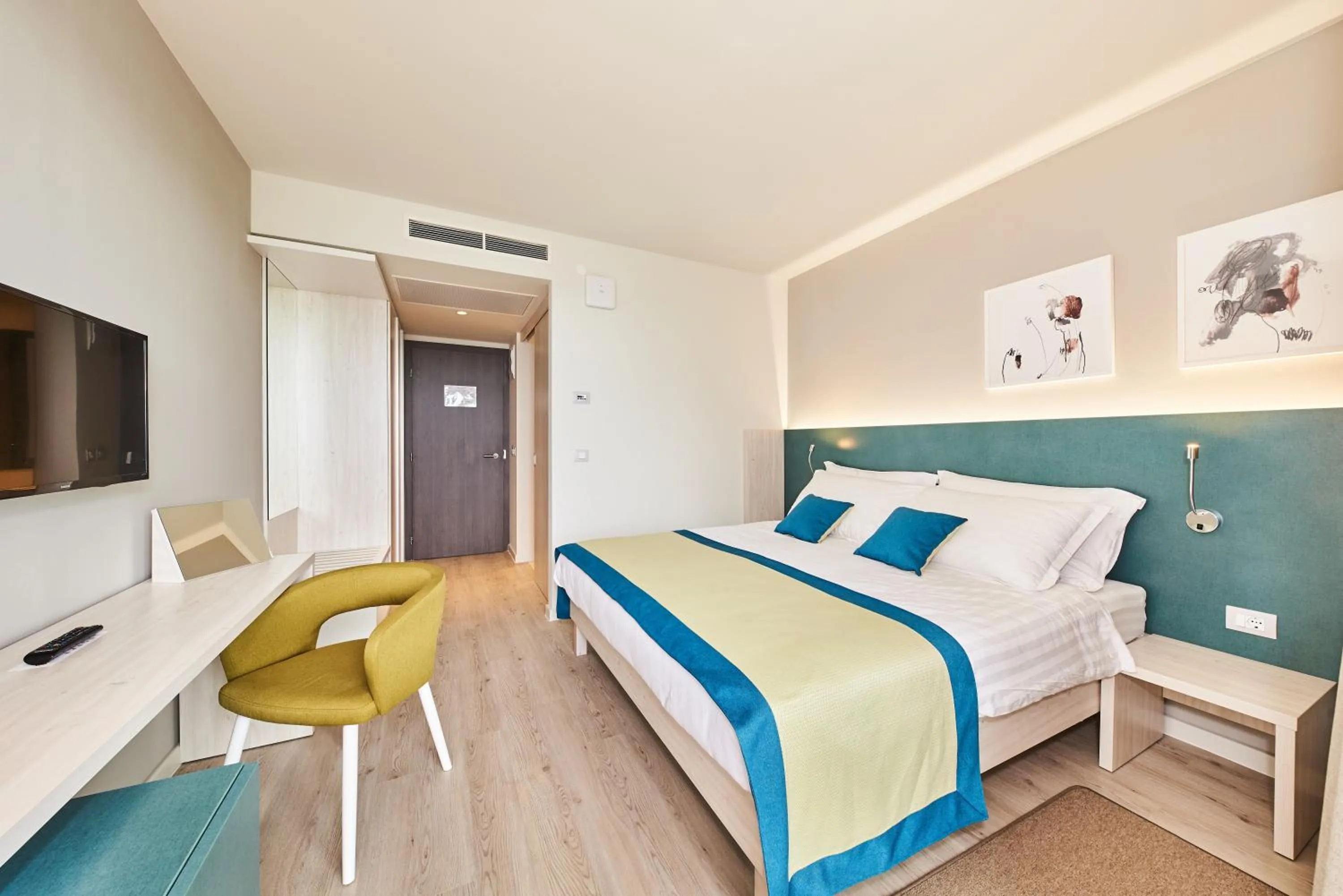 Photo of the whole room, Bed in Hotel Sipar Plava Laguna