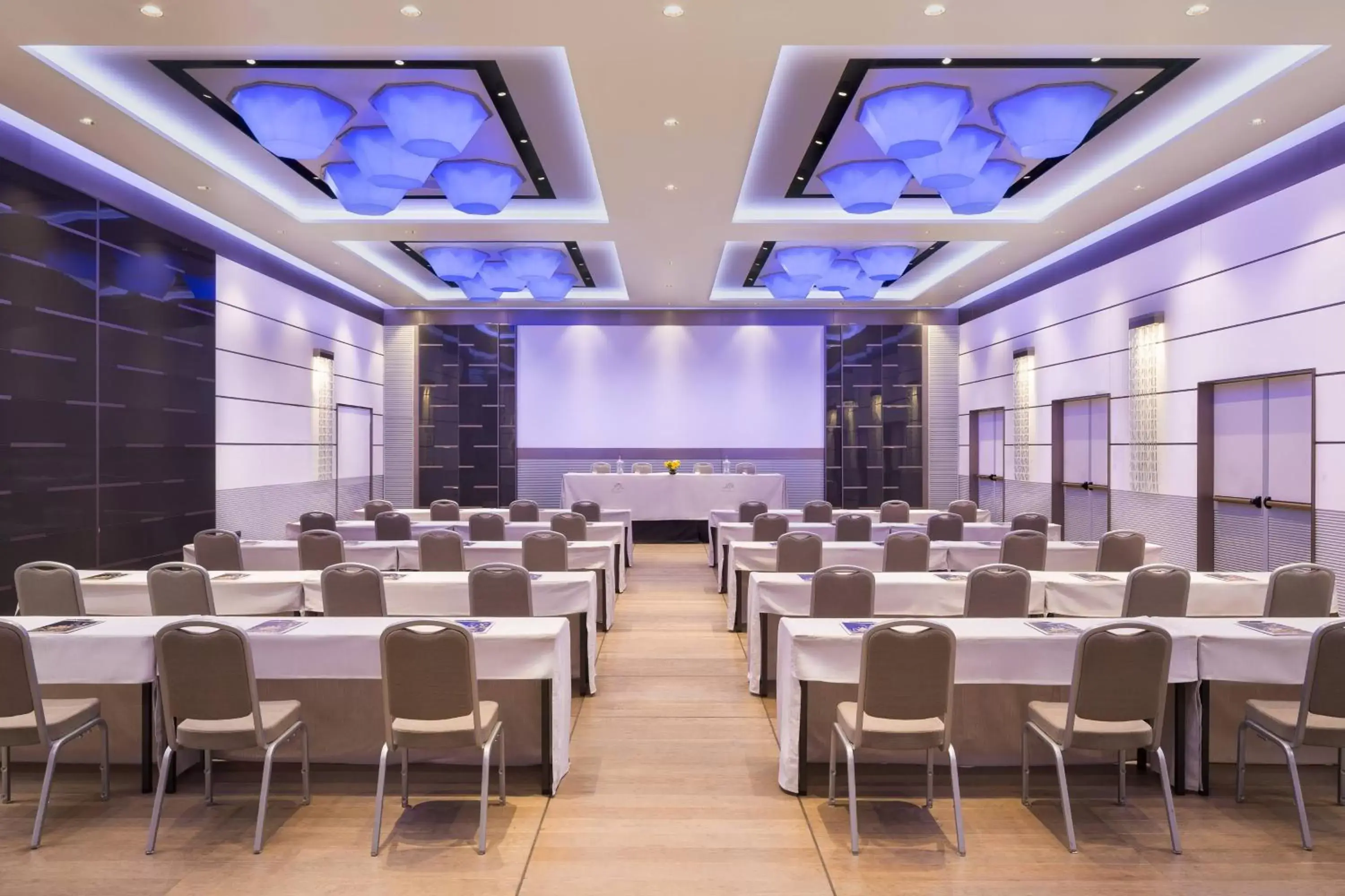 Meeting/conference room in Excelsior Hotel Gallia, a Luxury Collection Hotel, Milan