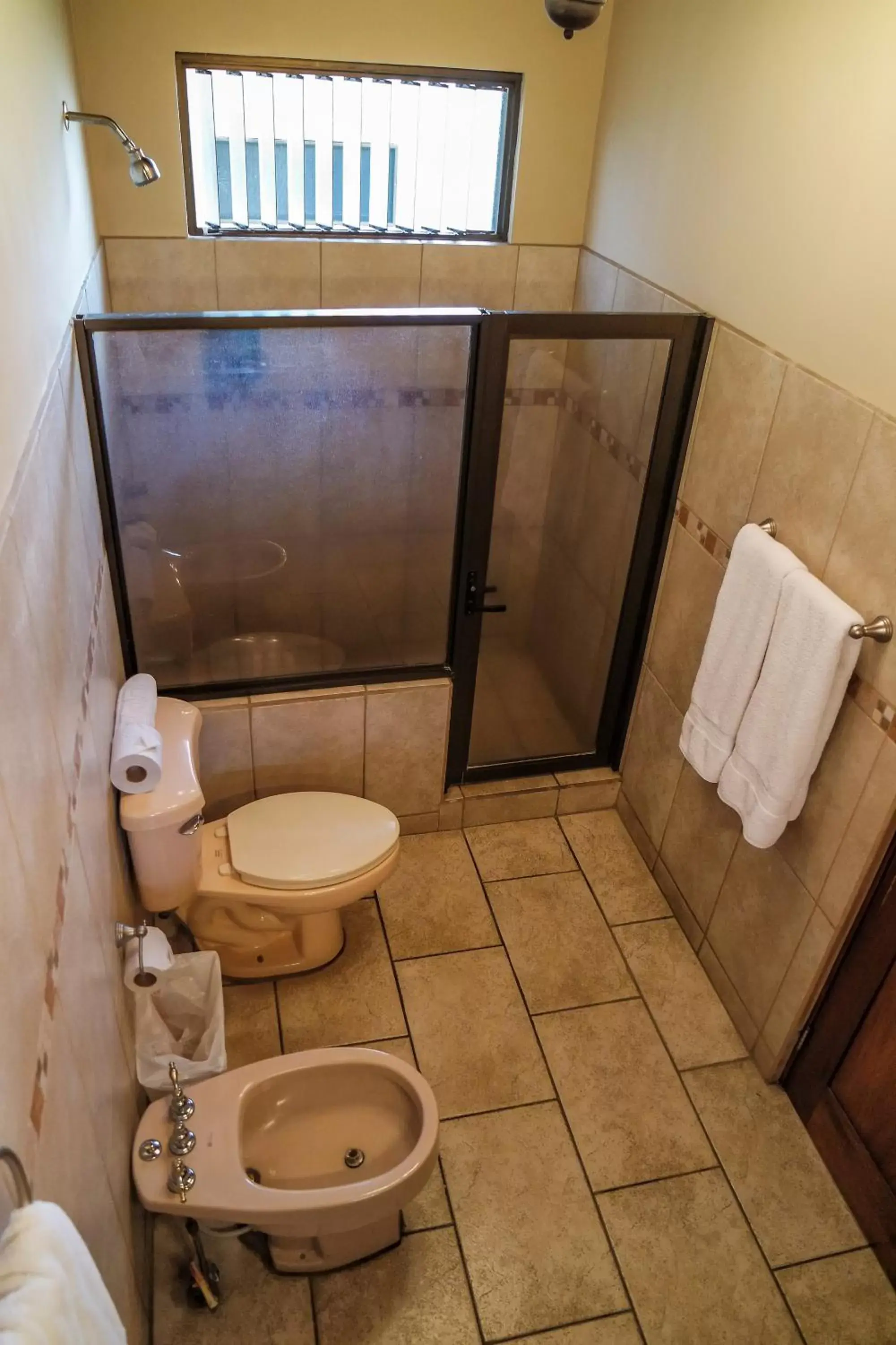 Toilet, Bathroom in La Riviera Hotel