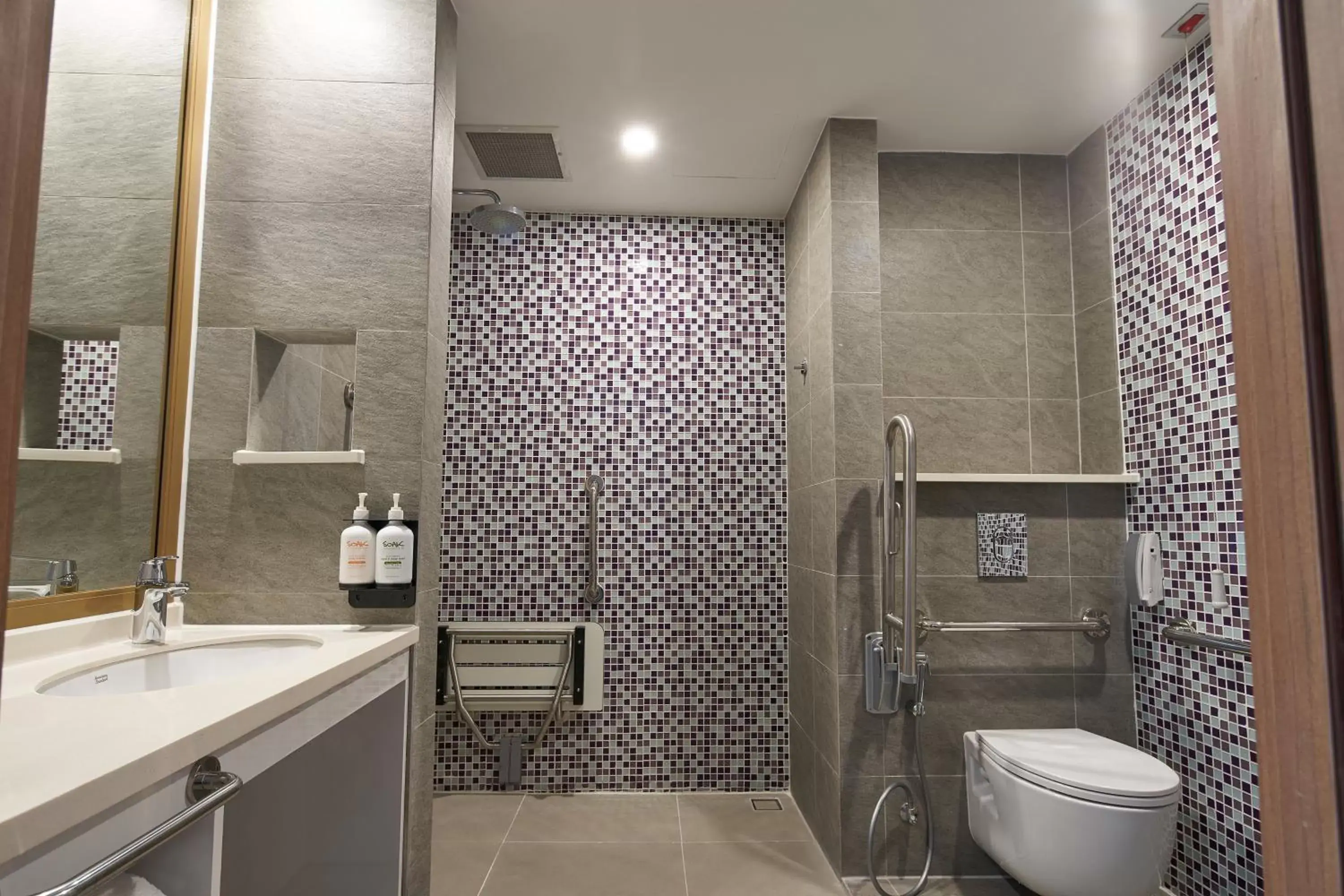 Bathroom in Holiday Inn & Suites Saigon Airport, an IHG Hotel