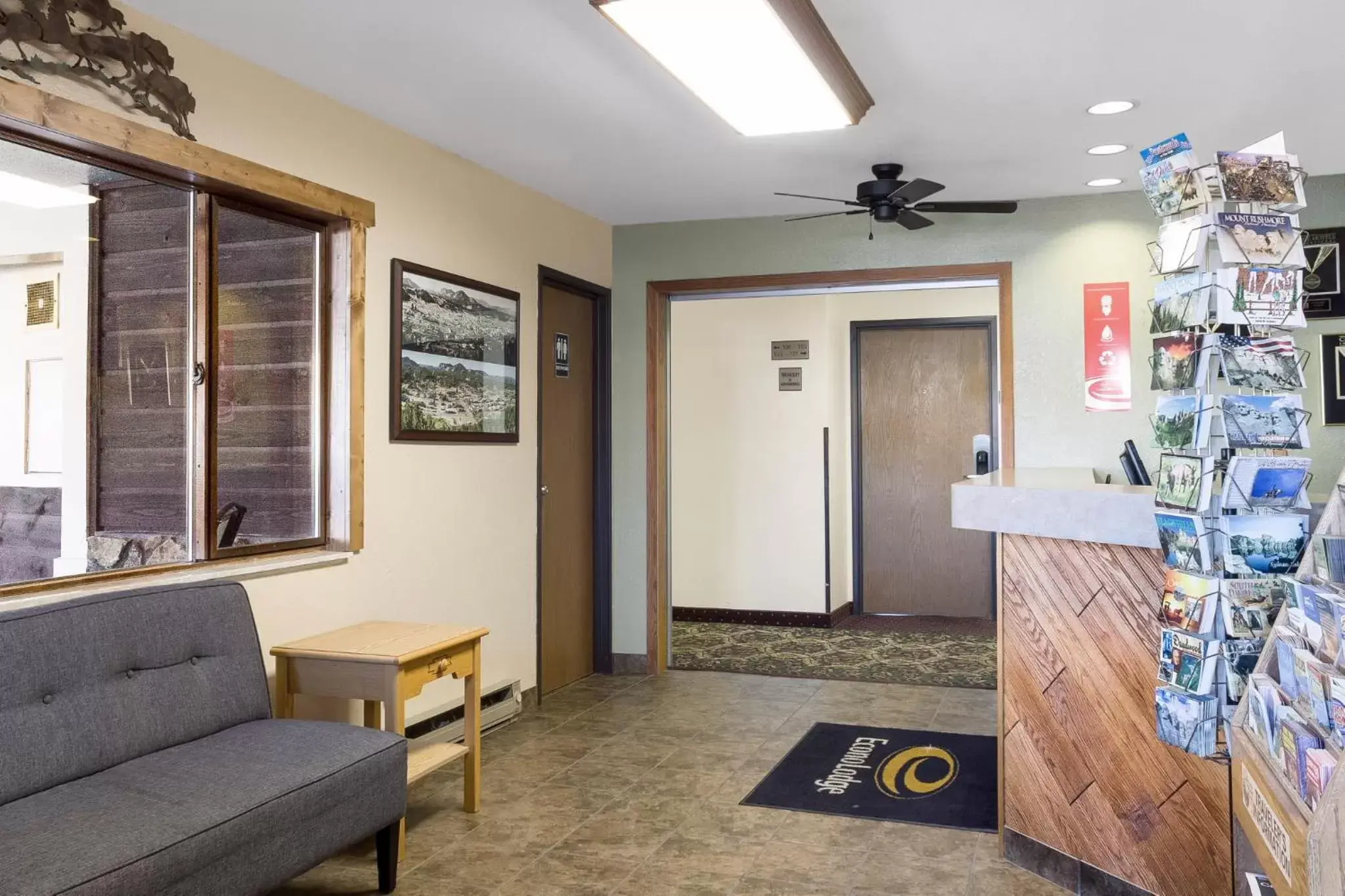 Lobby or reception, Lounge/Bar in Econo Lodge, Downtown Custer Near Custer State Park and Mt Rushmore