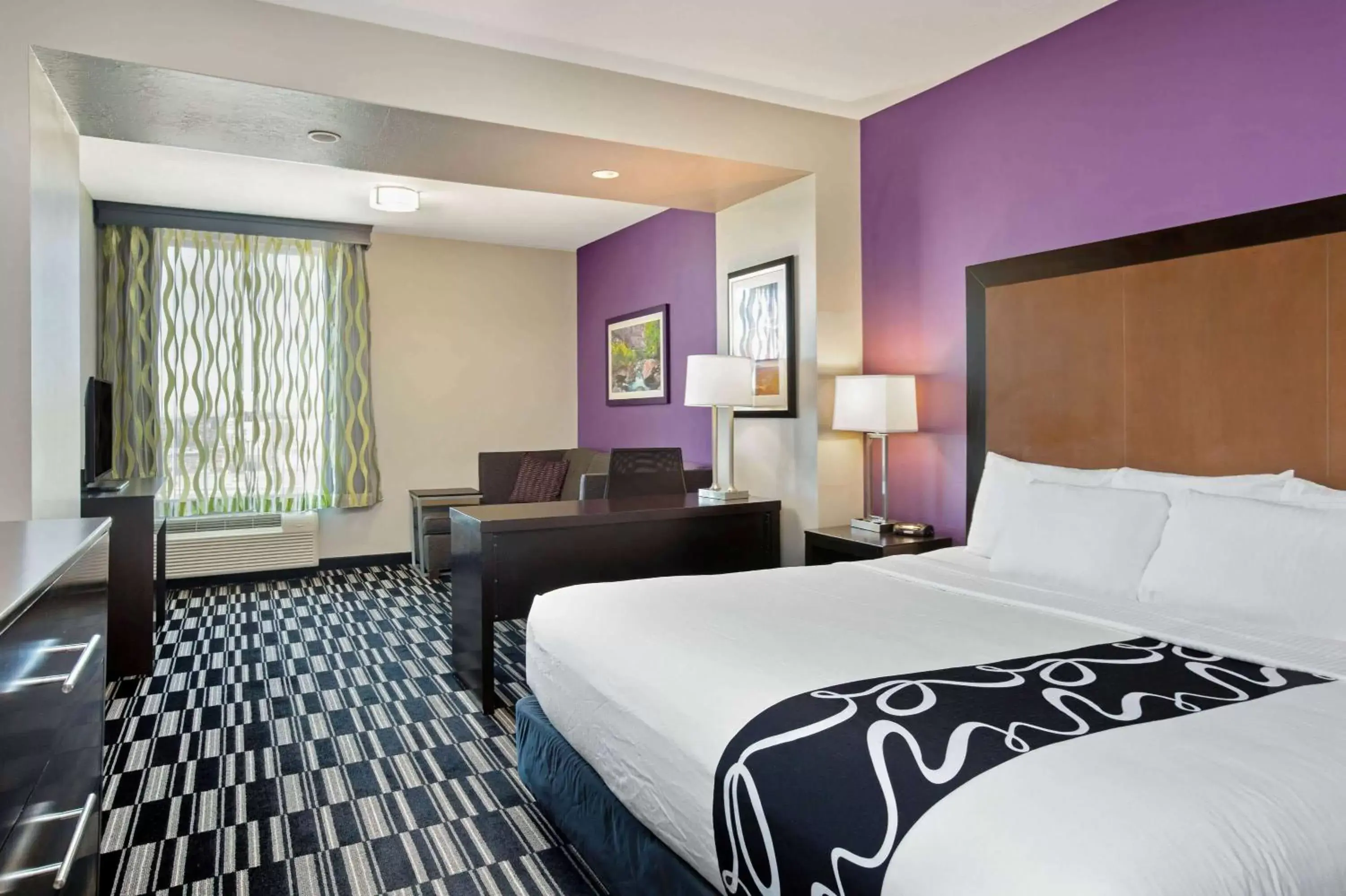 Photo of the whole room, Bed in La Quinta by Wyndham Cedar City